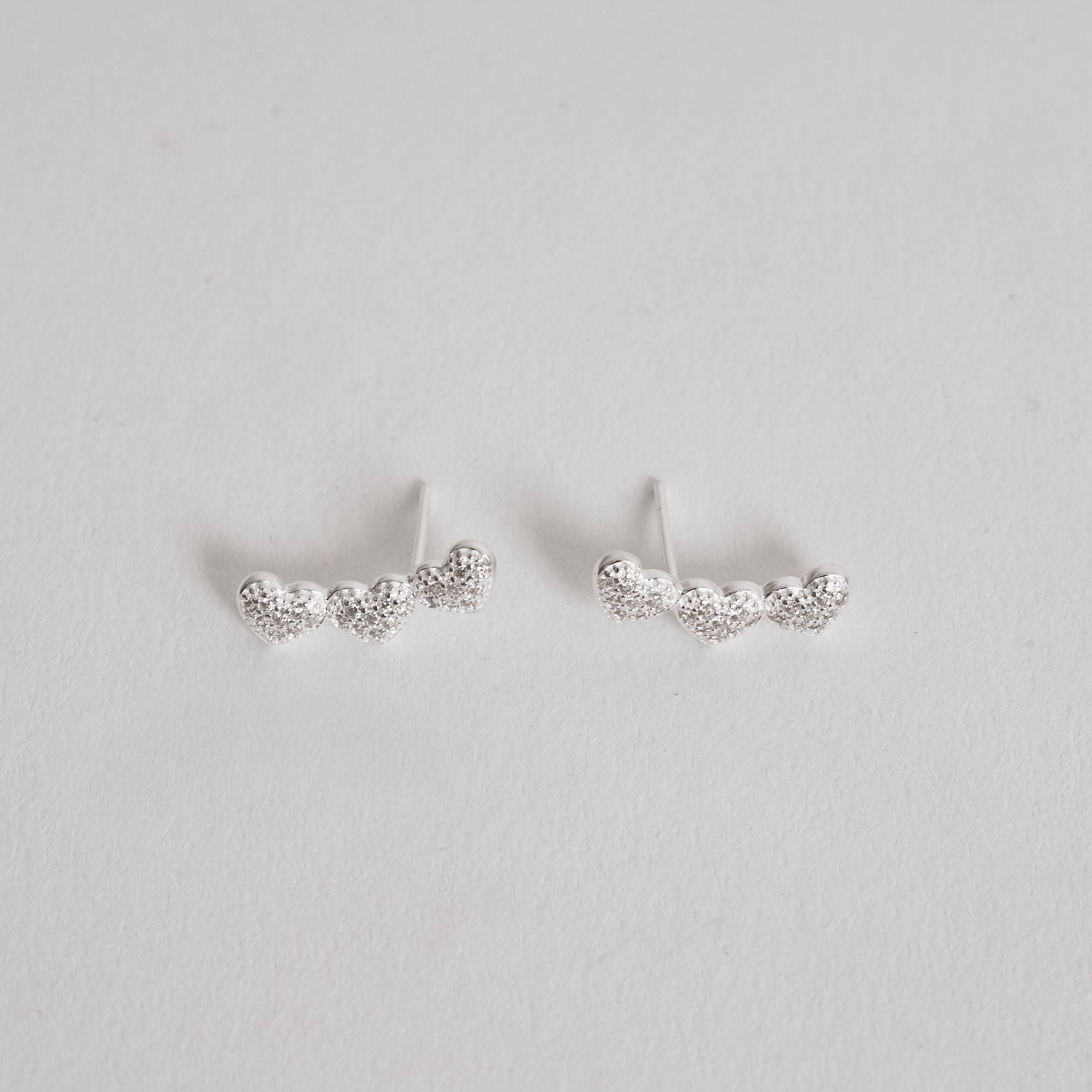 Imagem Secundária Brinco 3 corações cravejados 17mm