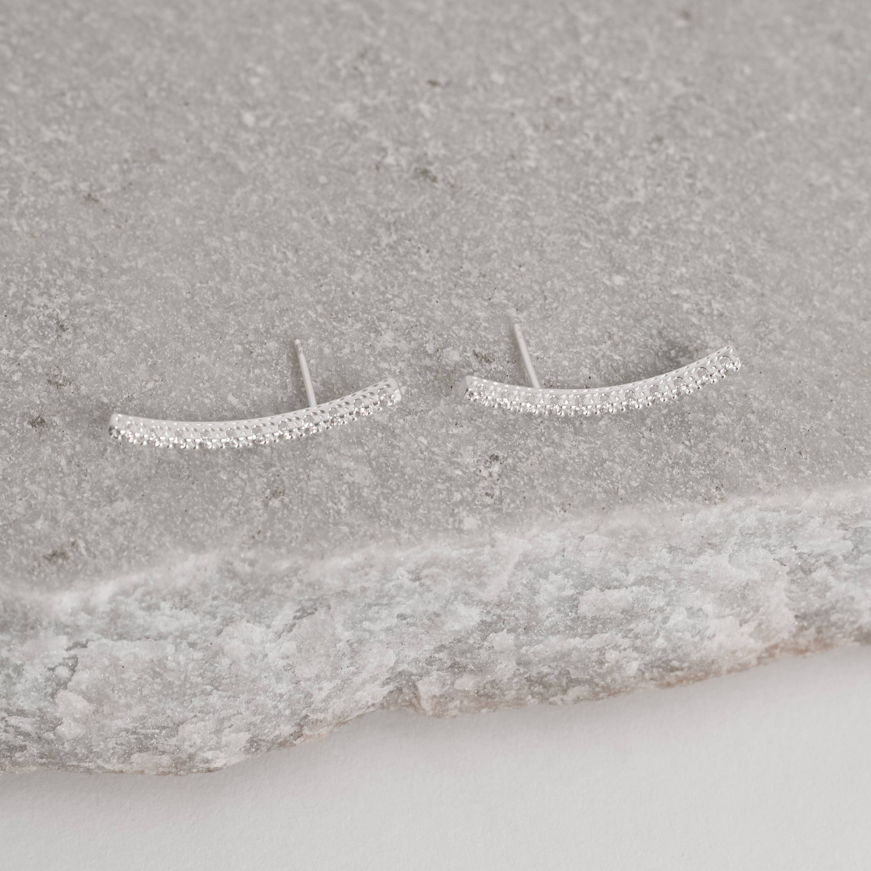 Imagem Brinco curva cravejada 27mm