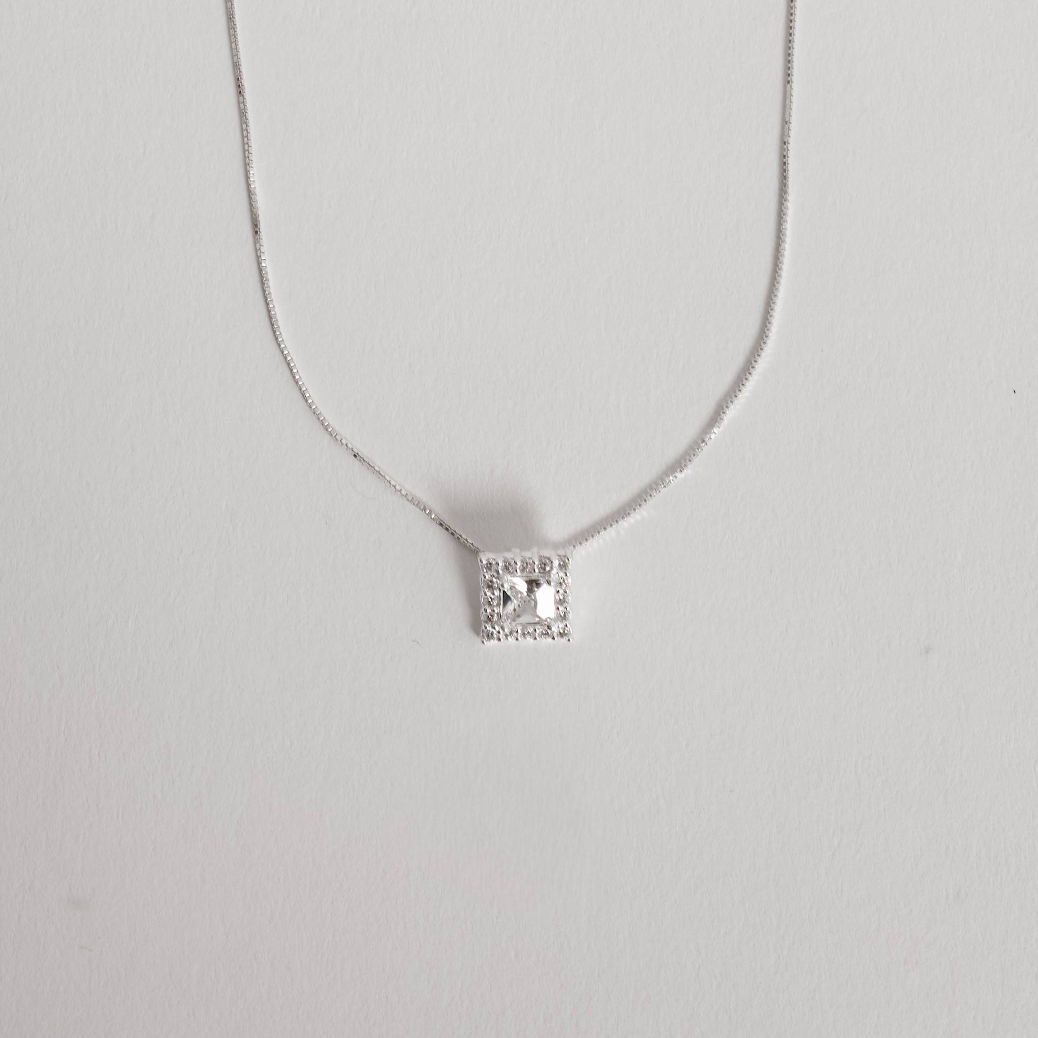 Imagem Colar pingente zircônia quadrada com cravejado 10mm 45cm