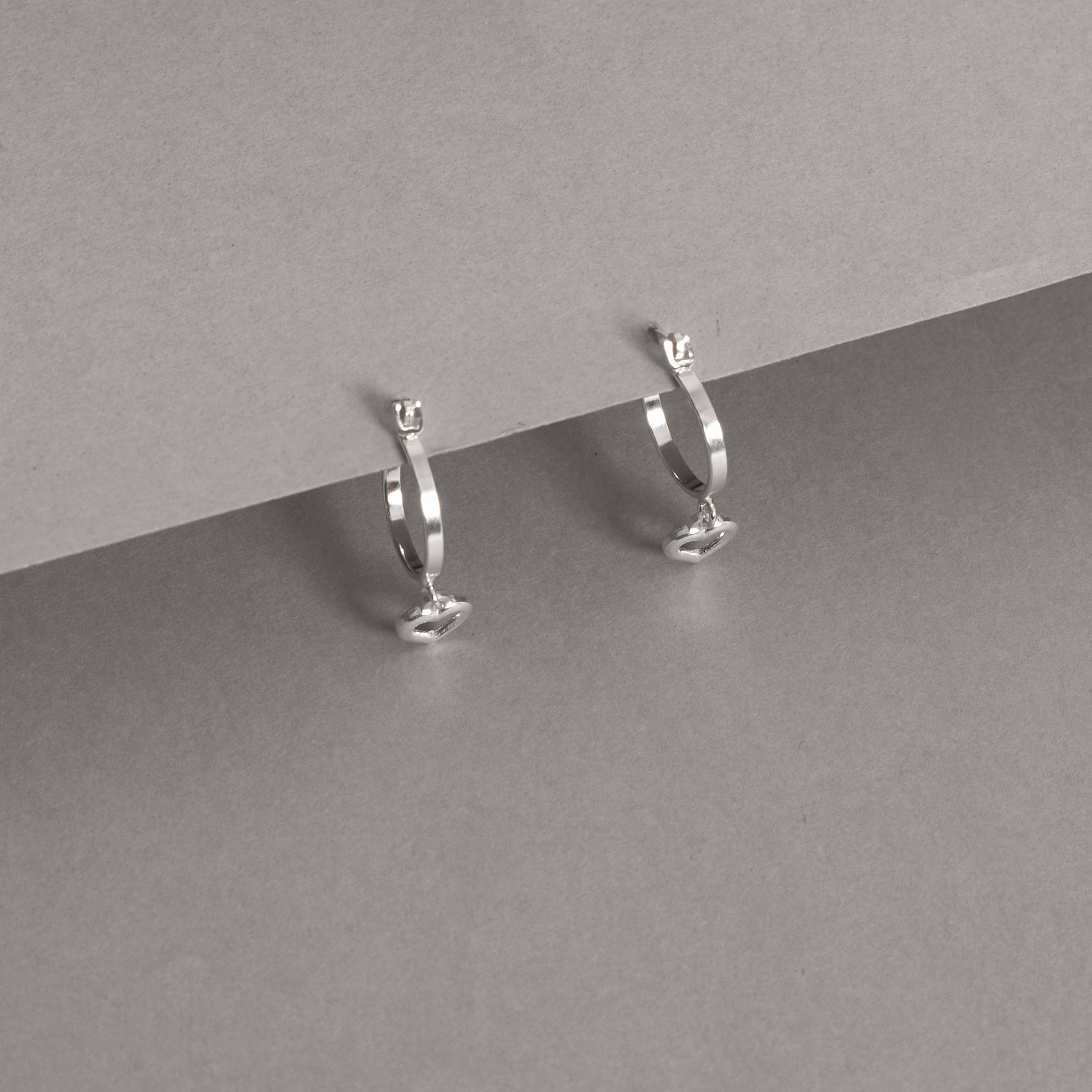 Imagem Secundária Argola 12mm trava pingente coração vazado