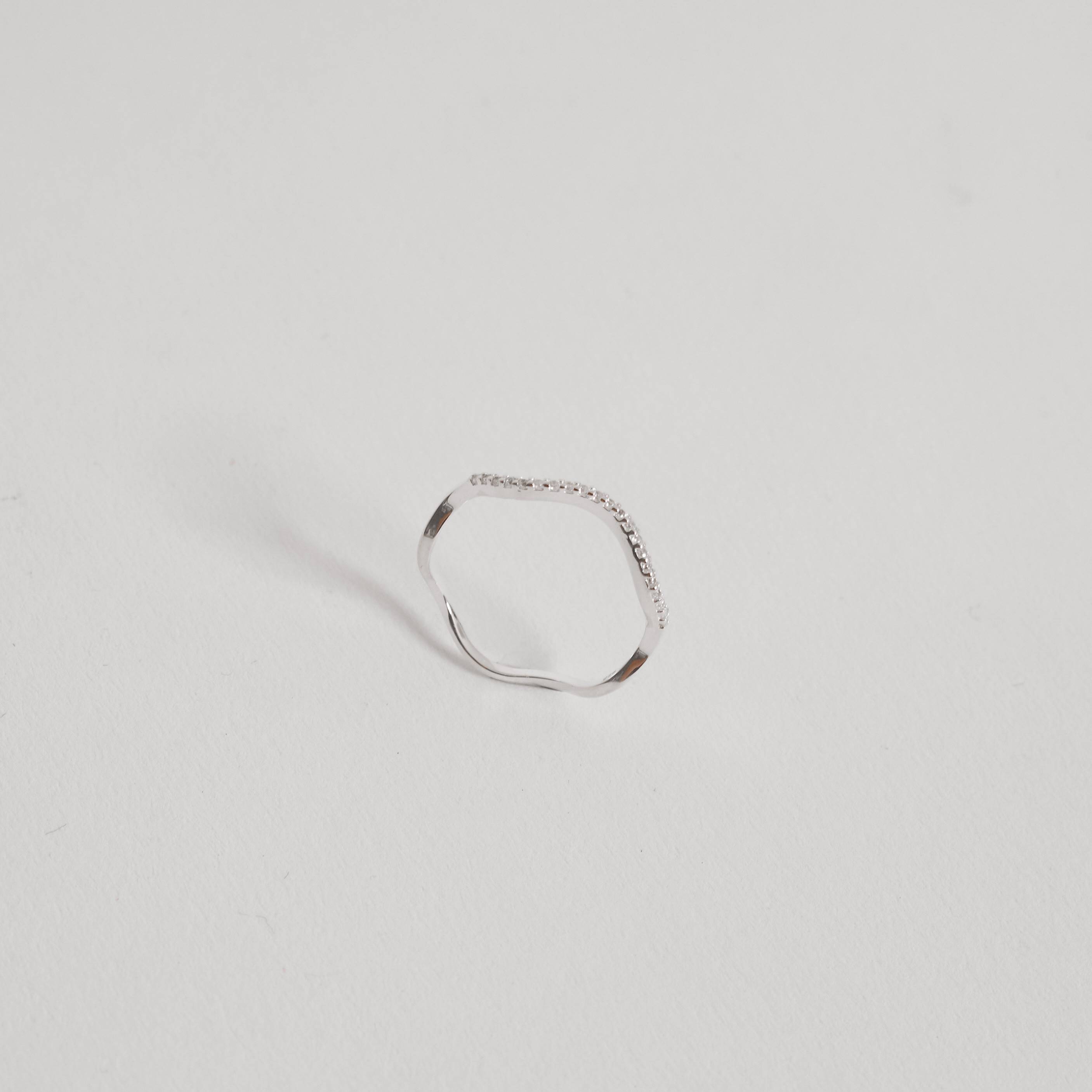 Imagem Anel fio ondulado com cravejado