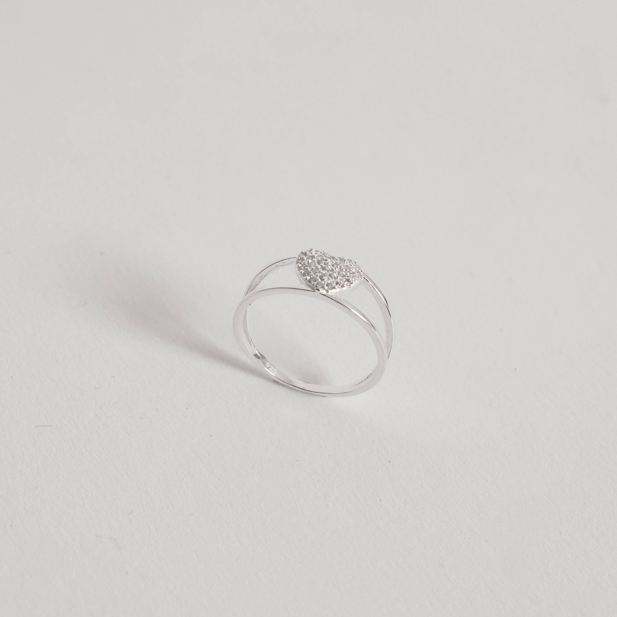 Imagem Secundária Anel 2 fios com coração cravejado