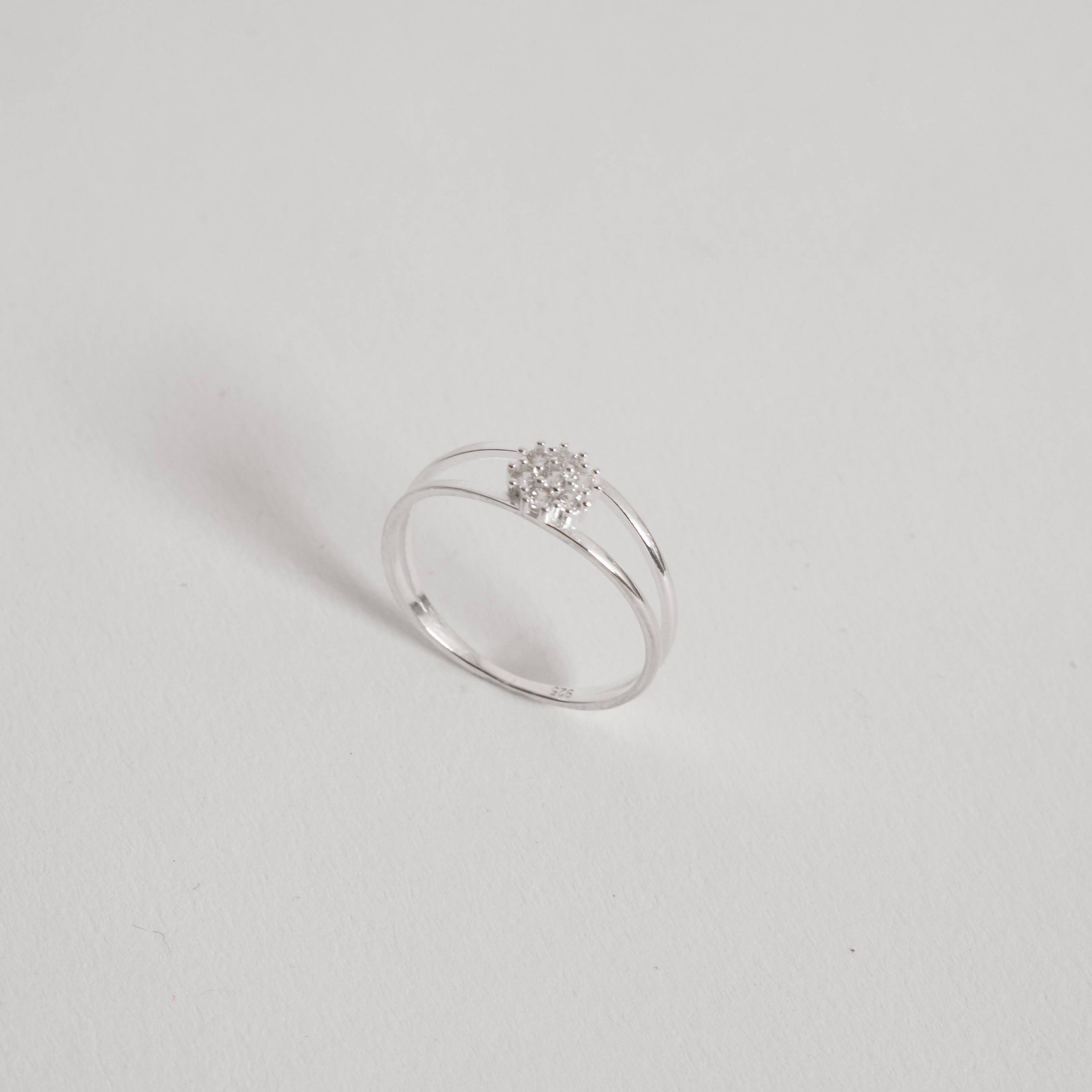 Imagem Anel fosco 2 fios com botão cravejado