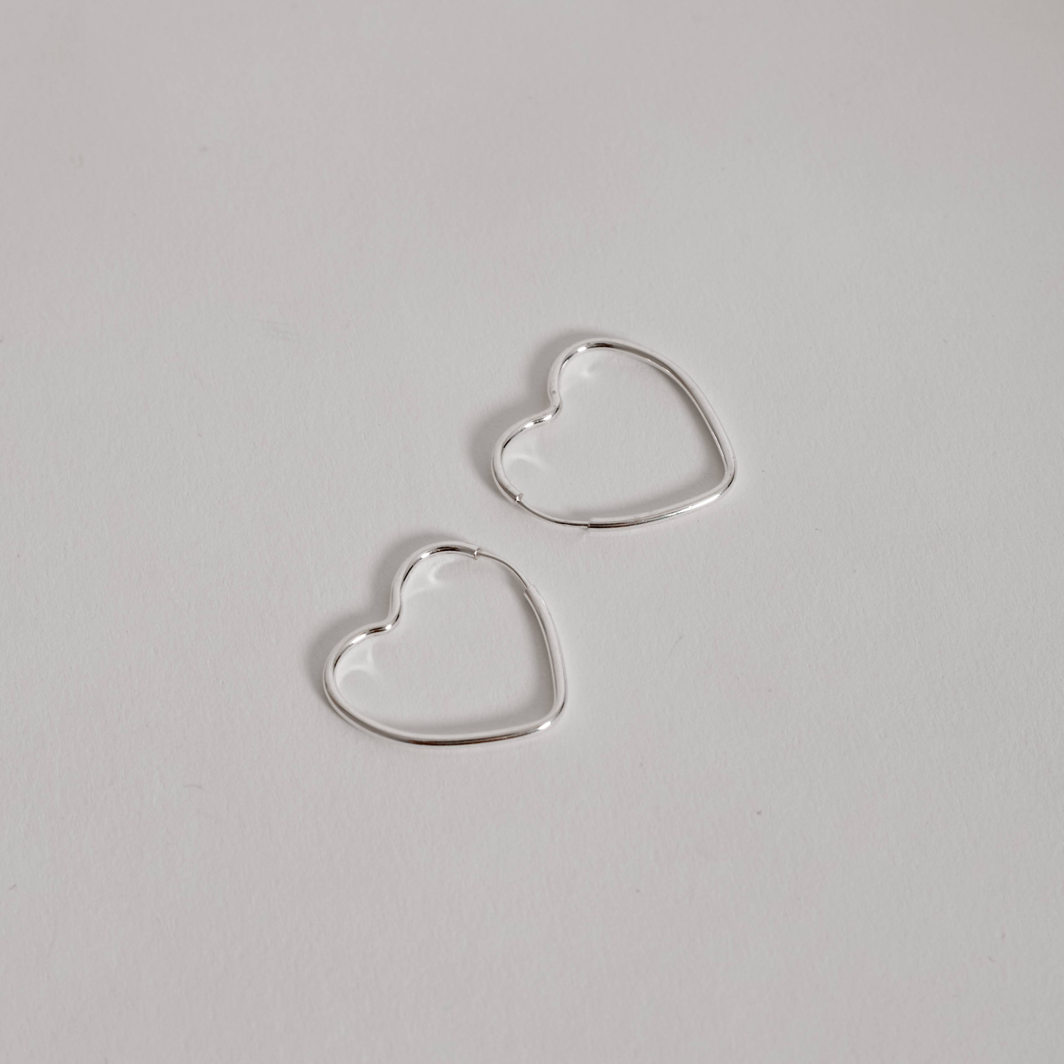 Imagem Argola coração 23mm fio redondo