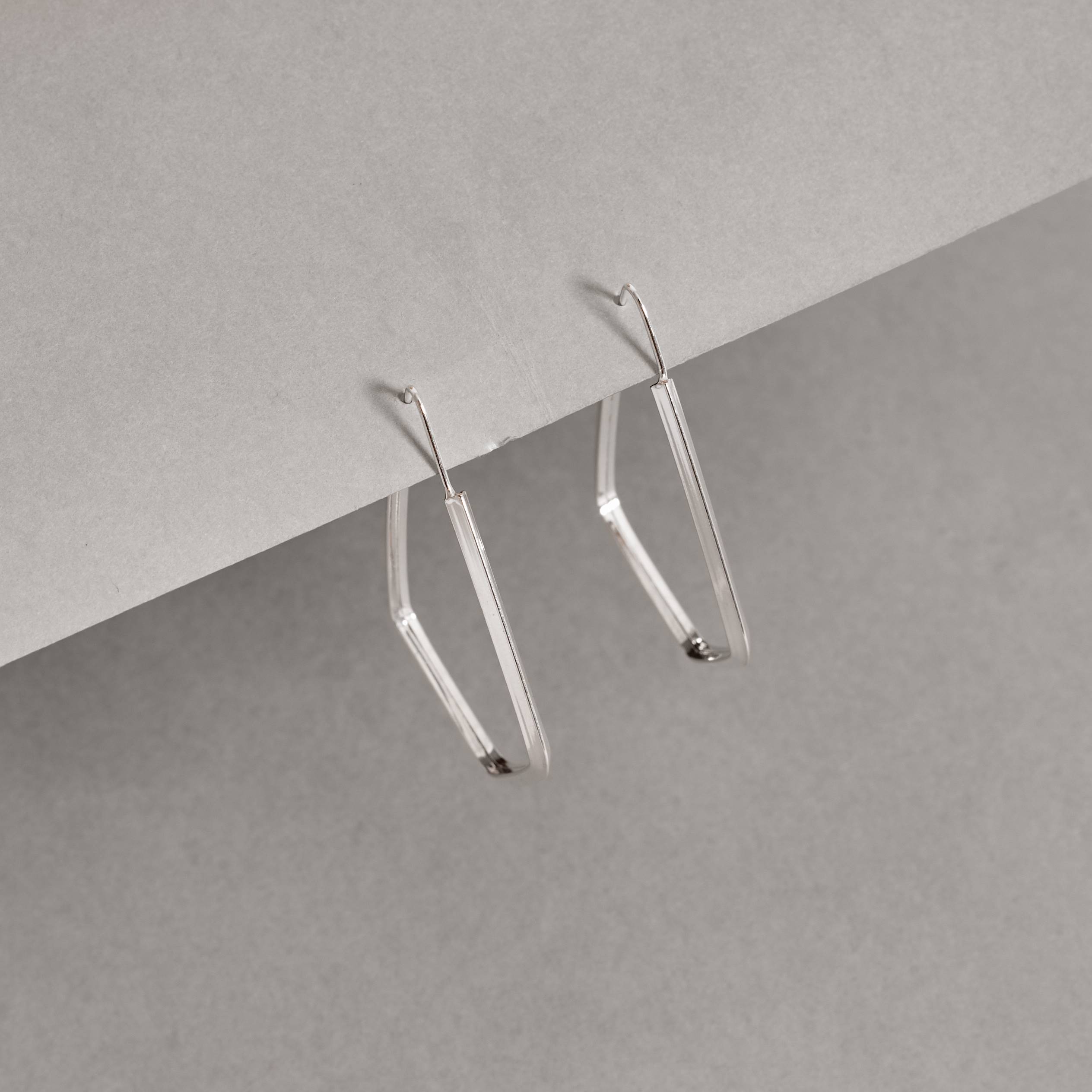 Imagem Secundária Argola balão 45mm fio triângulo