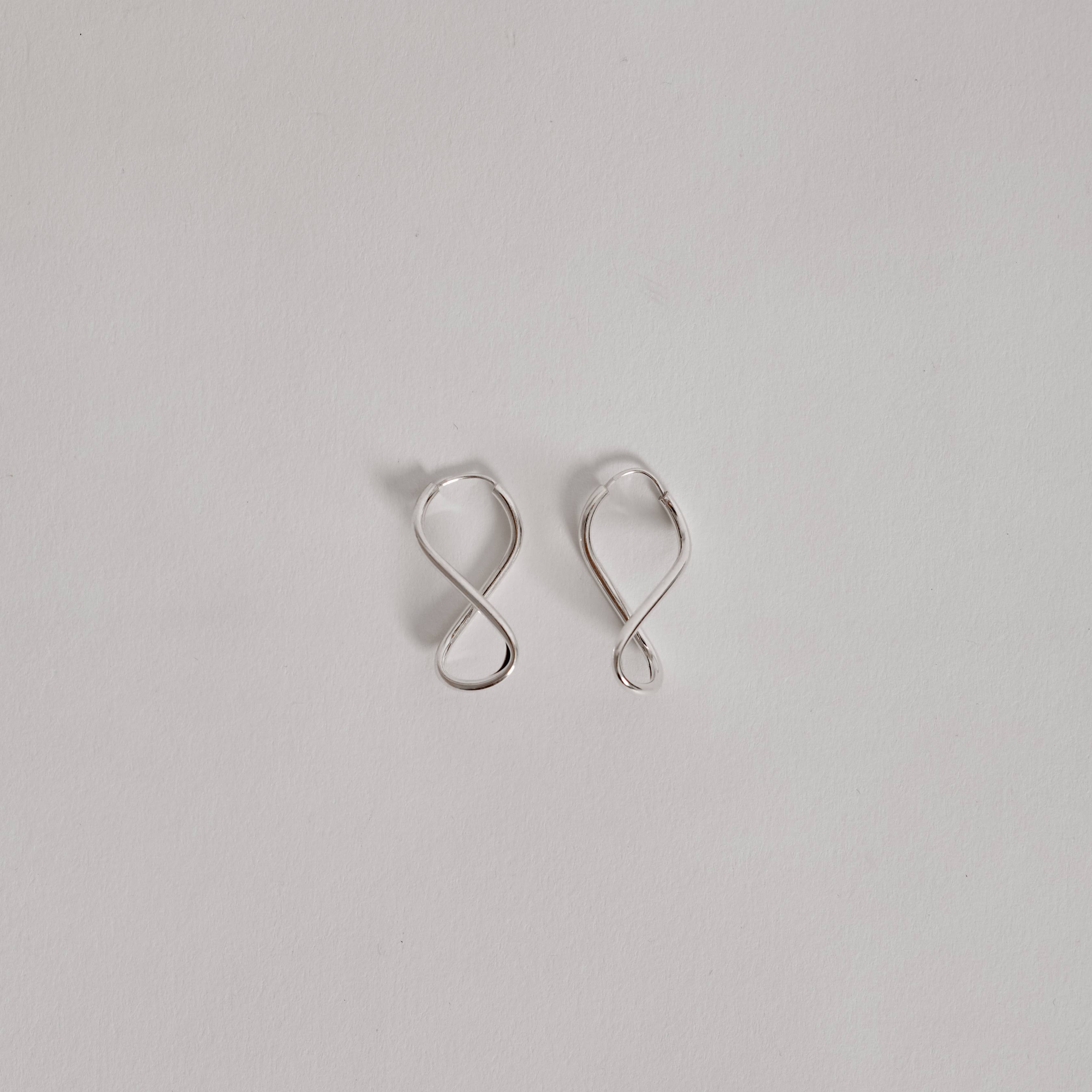 Imagem Secundária Argola infinito 28mm fio redondo