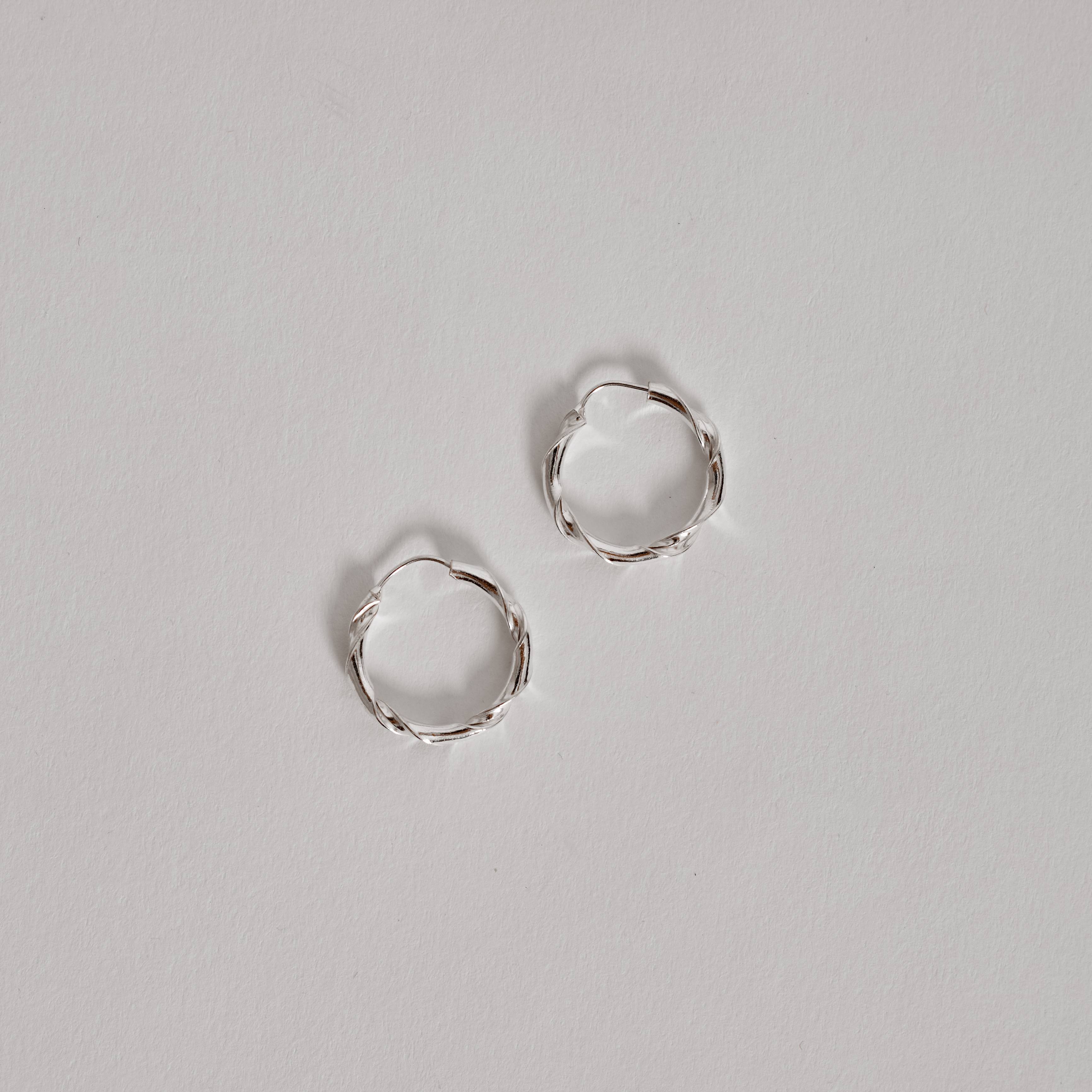 Imagem Argola redonda 18mm fio torcido leve