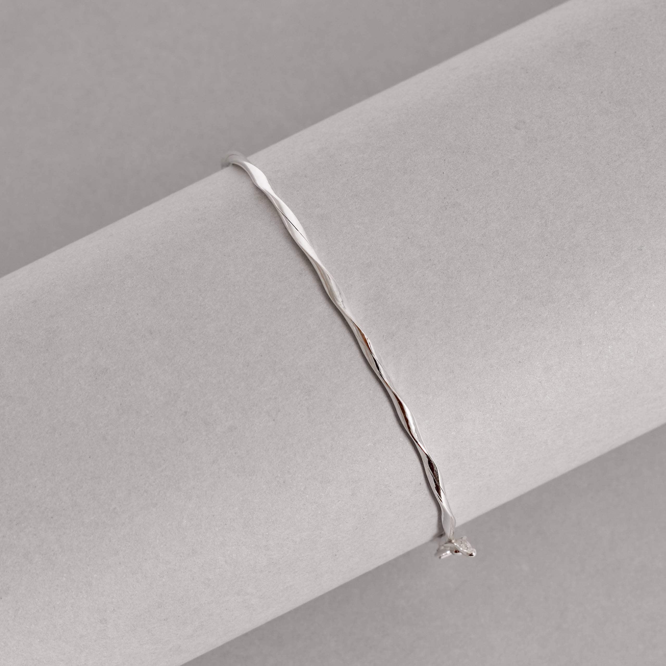 Imagem Bracelete 1.9 fio torcido leve