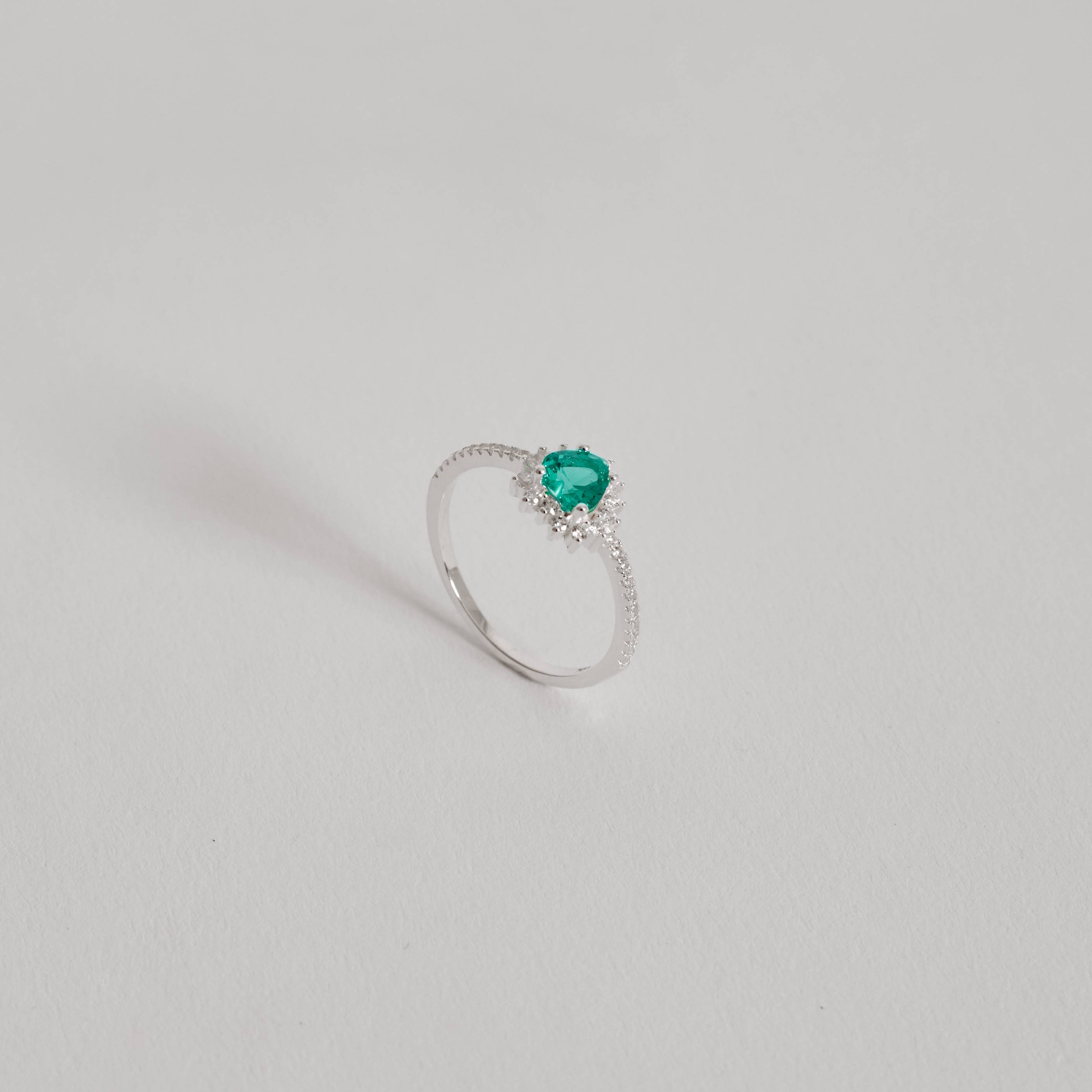 Imagem Secundária Anel meia aliança com zircônia coração turmalina