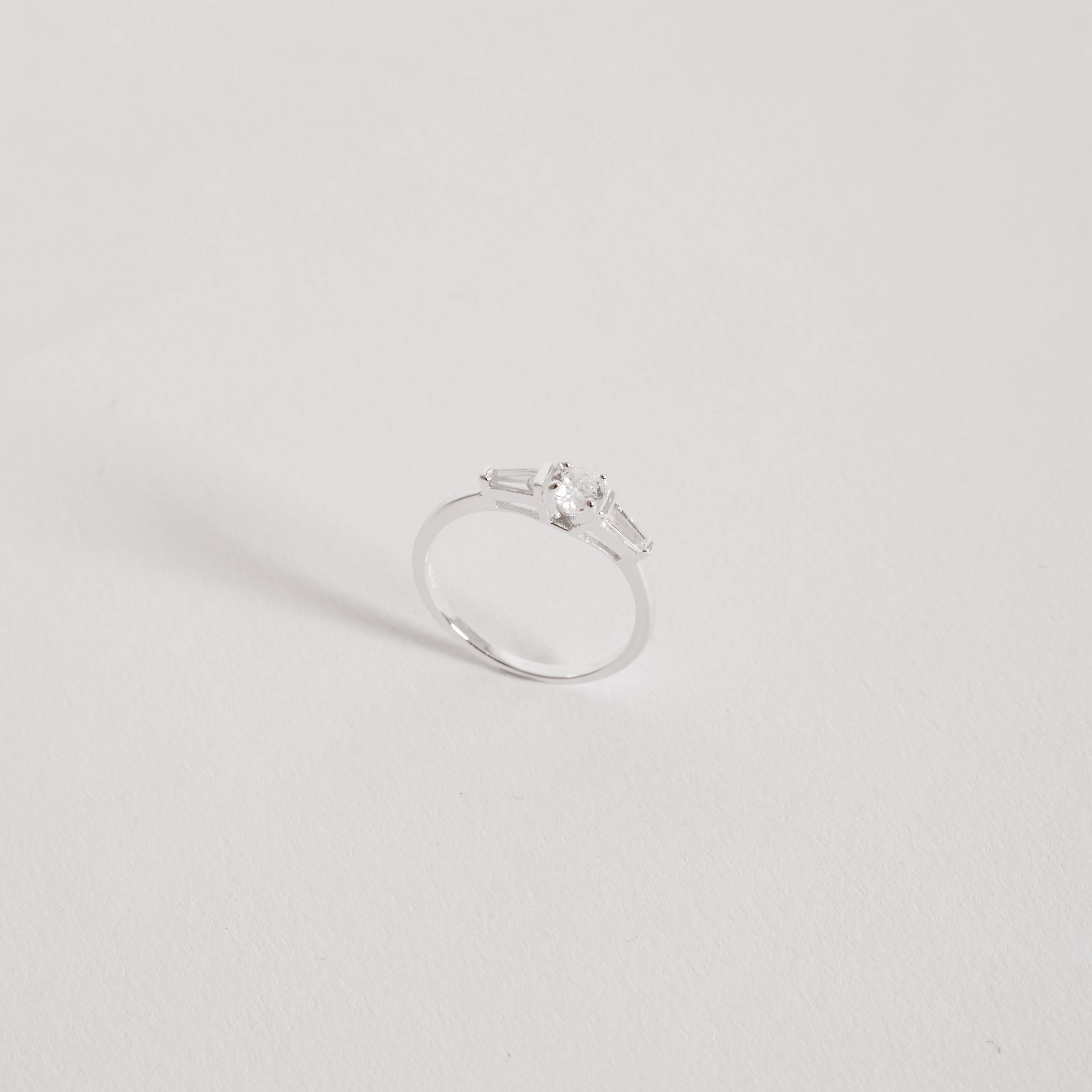 Anel 3 zircônias cristal