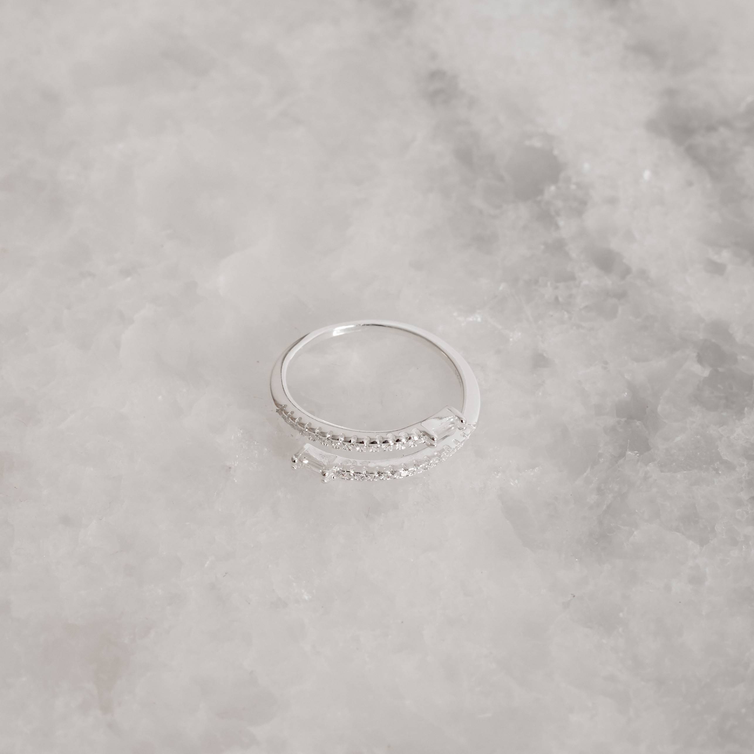 Imagem Anel aberto 2 pontas cravejadas