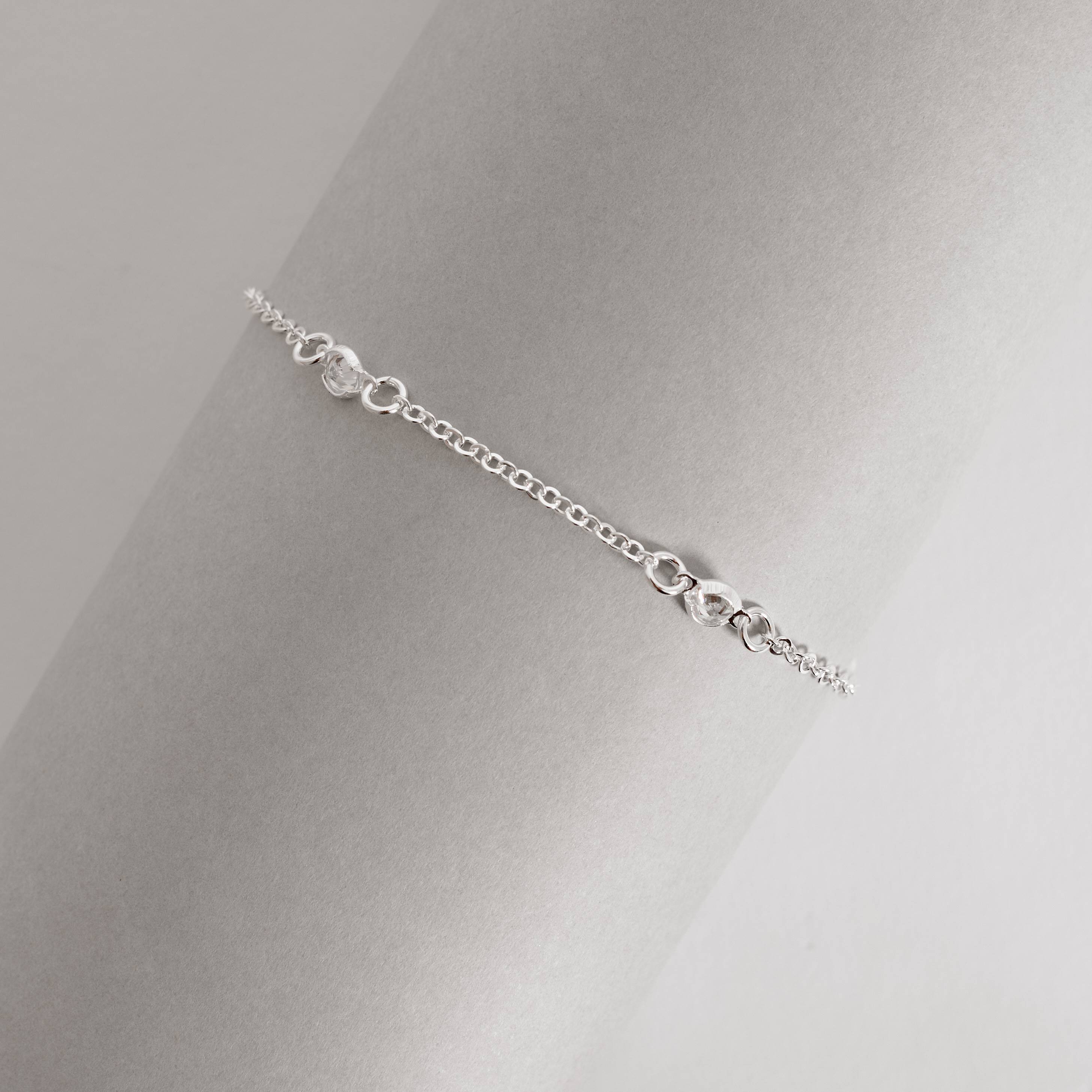 Imagem Secundária Pulseira entremeios zircônias 5mm corrente elo português 19cm