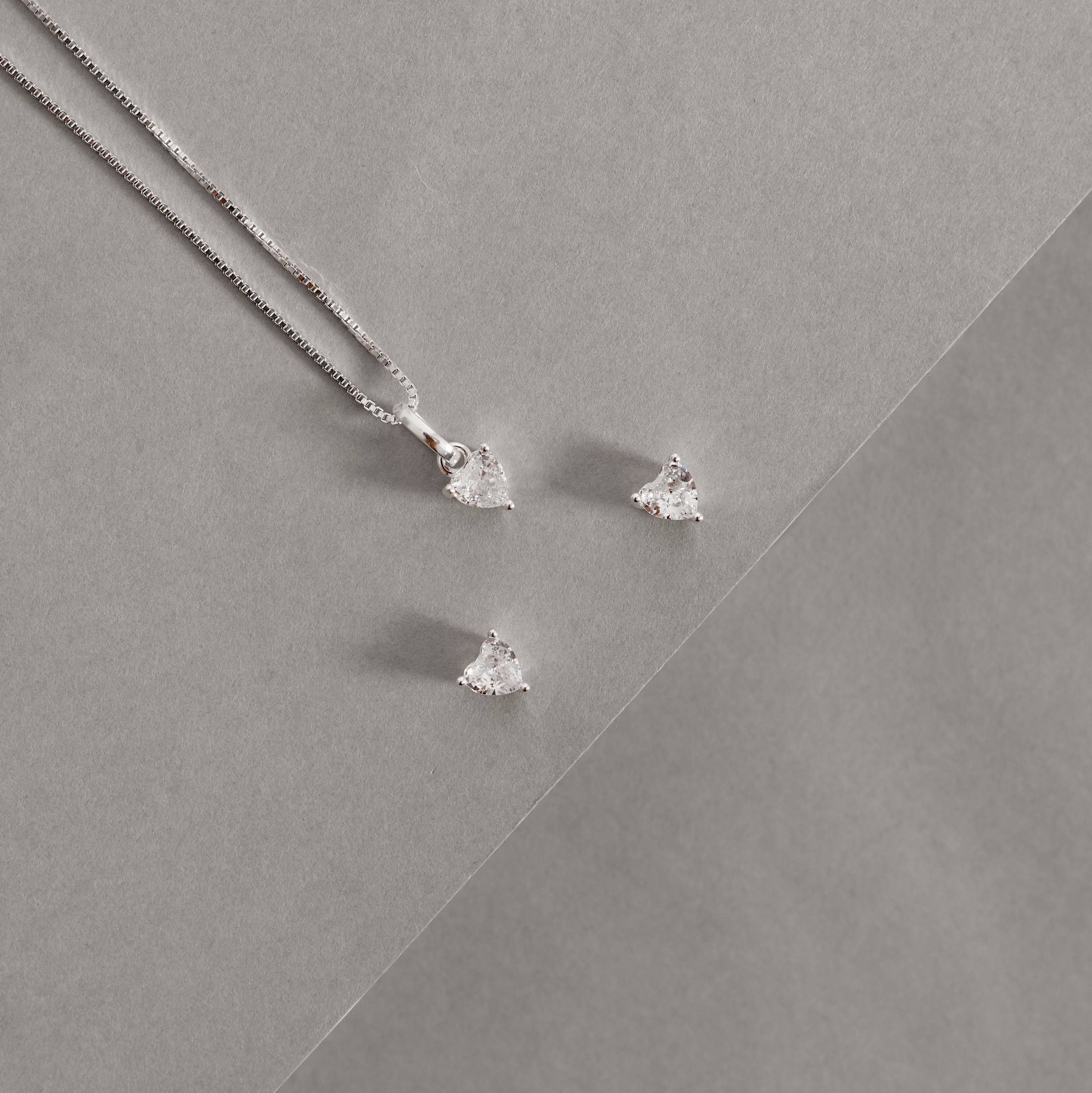 Conjunto brinco e colar zircônia coração caixa alta 4mm 40cm