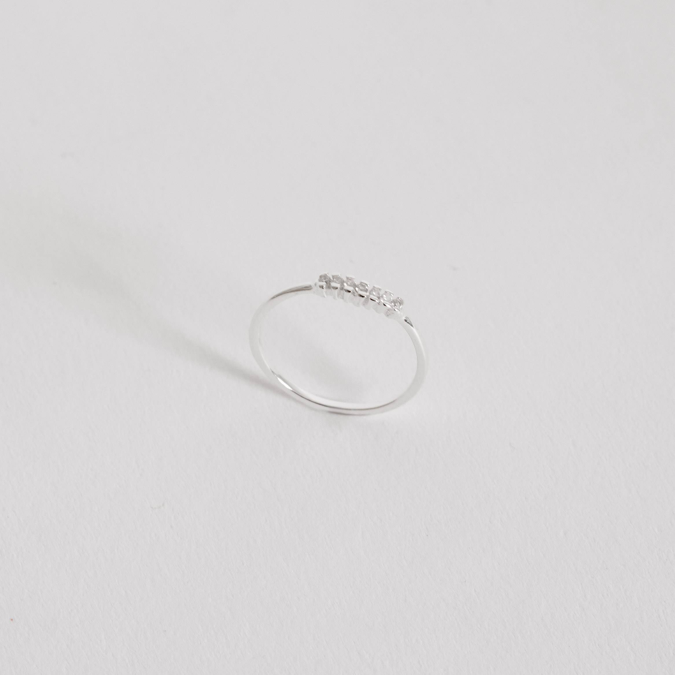 Imagem Anel mini curva cravejada