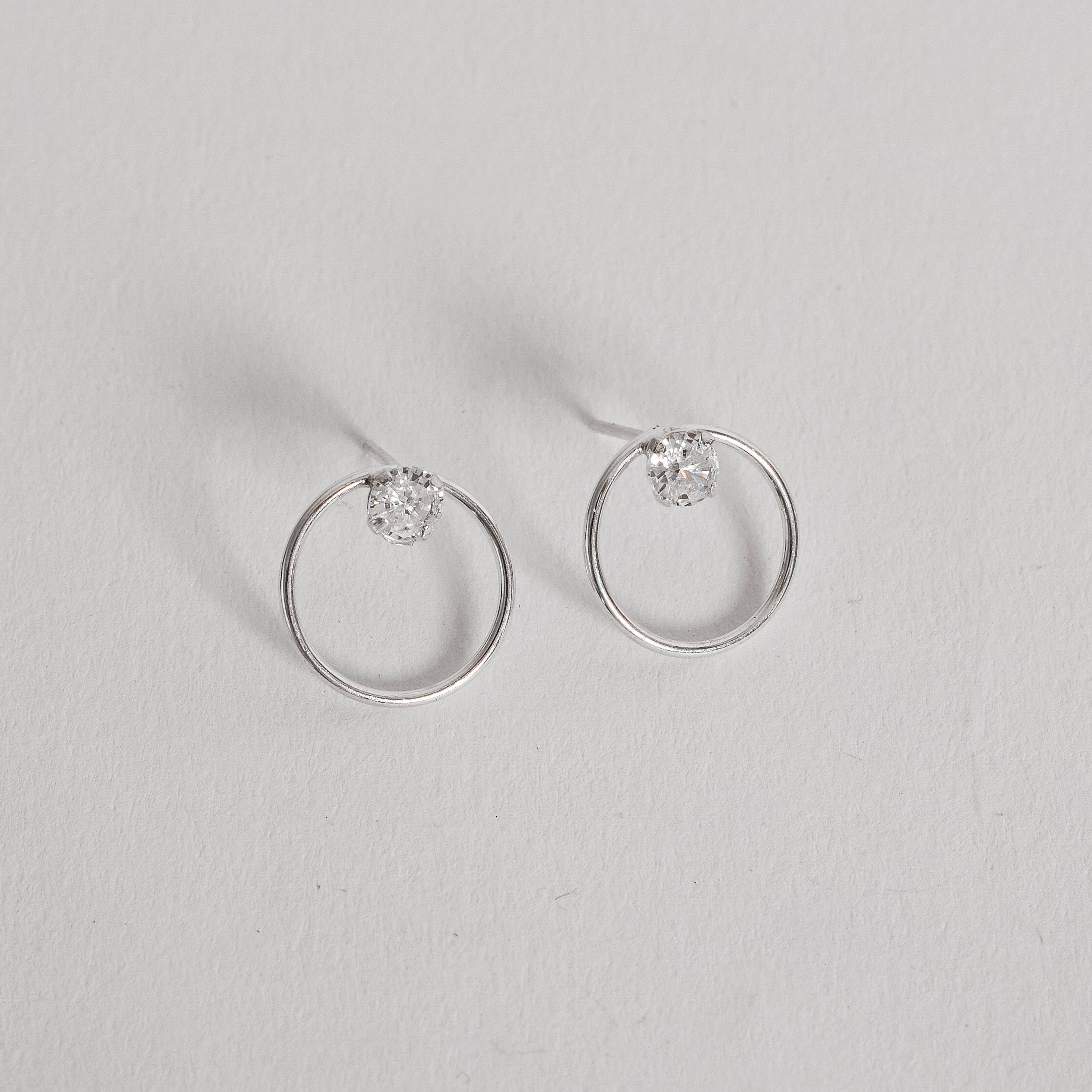 Imagem Brinco círculo 12mm com zircônia