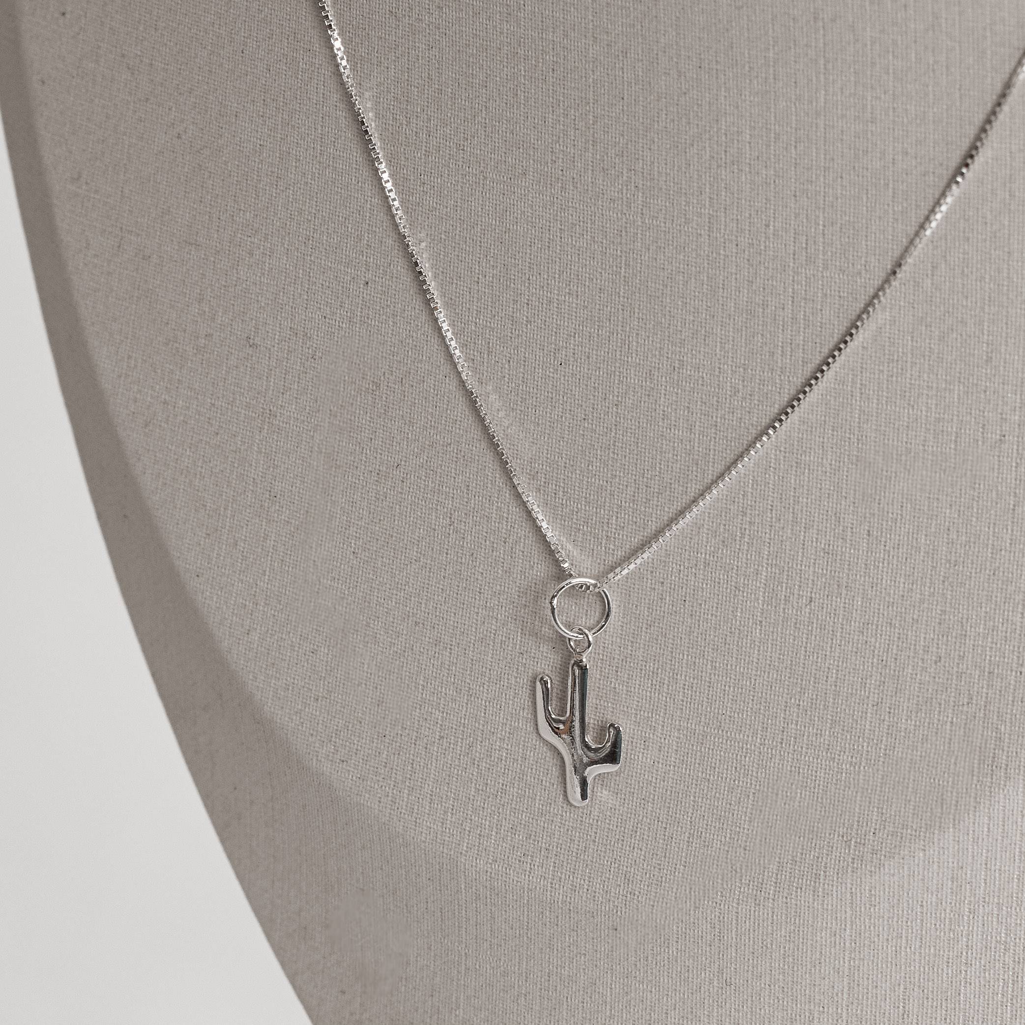 Imagem Colar pingente cacto 12mm 40cm