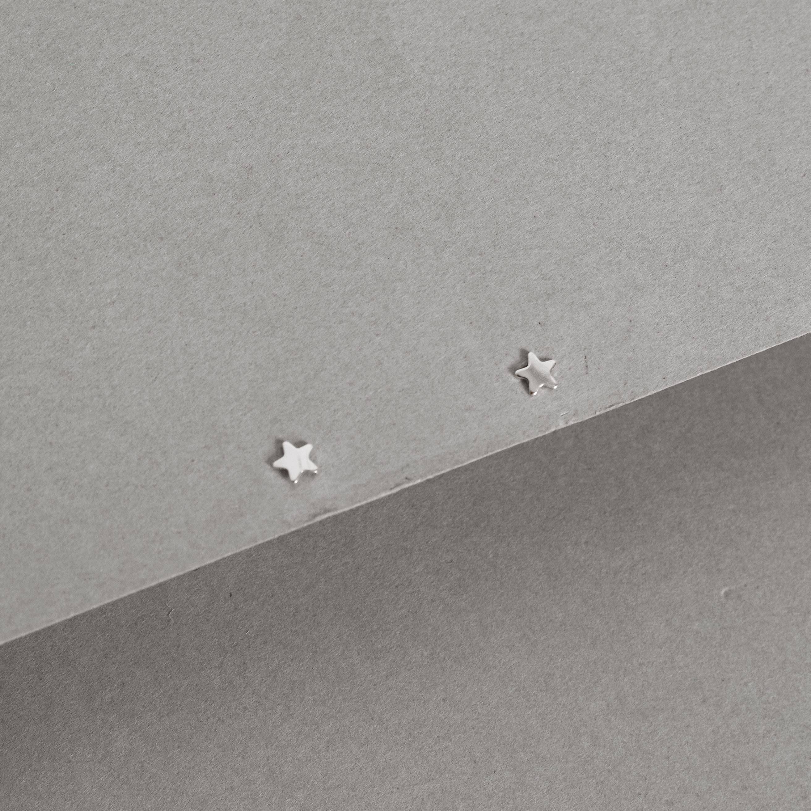 Imagem Brinco estrela 4mm