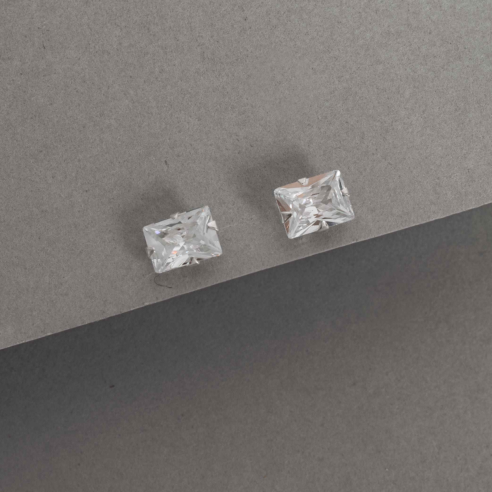 Imagem Brinco zircônia retangular cristal 8x6mm