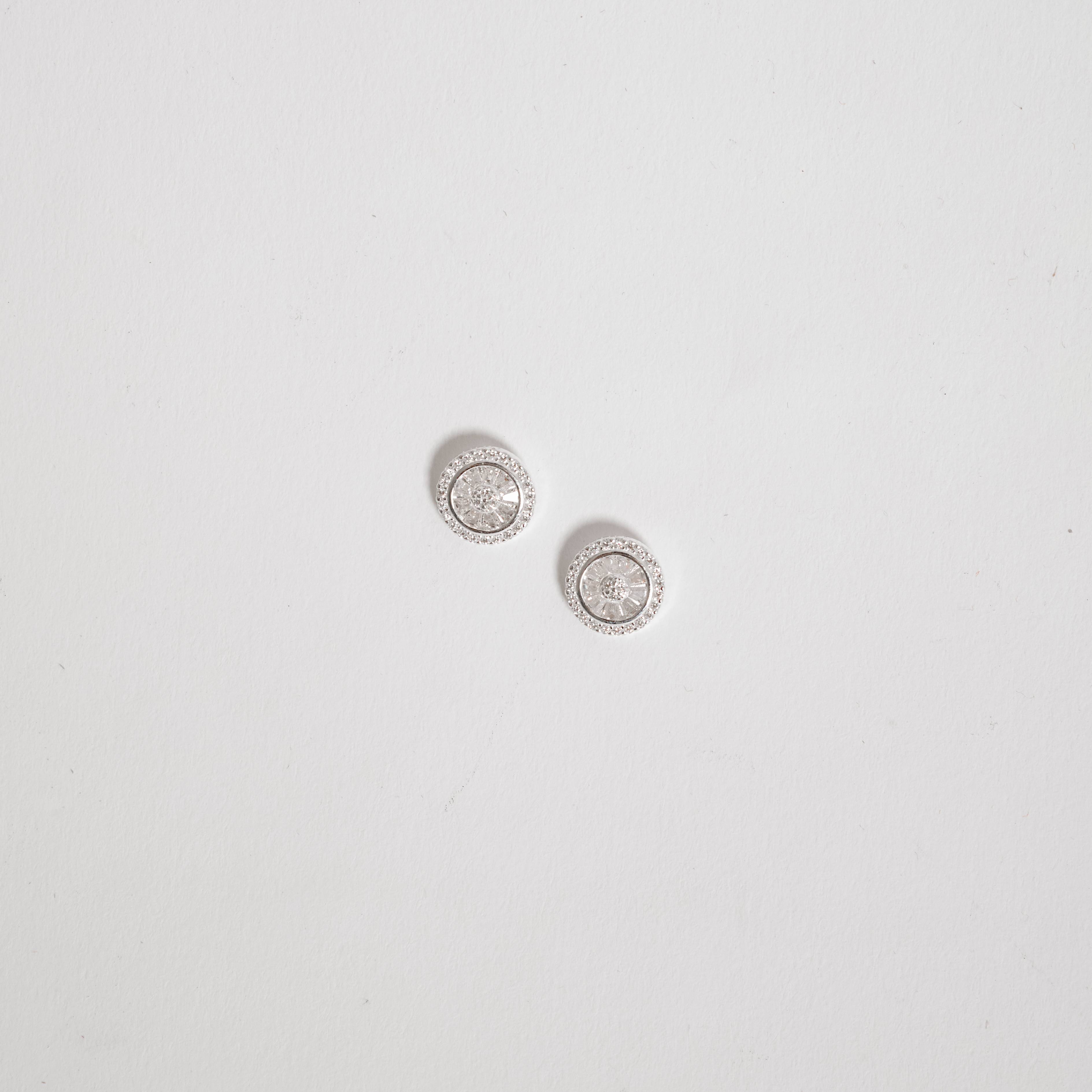 Imagem Secundária Brinco círculo trabalhado com cravejado 10mm