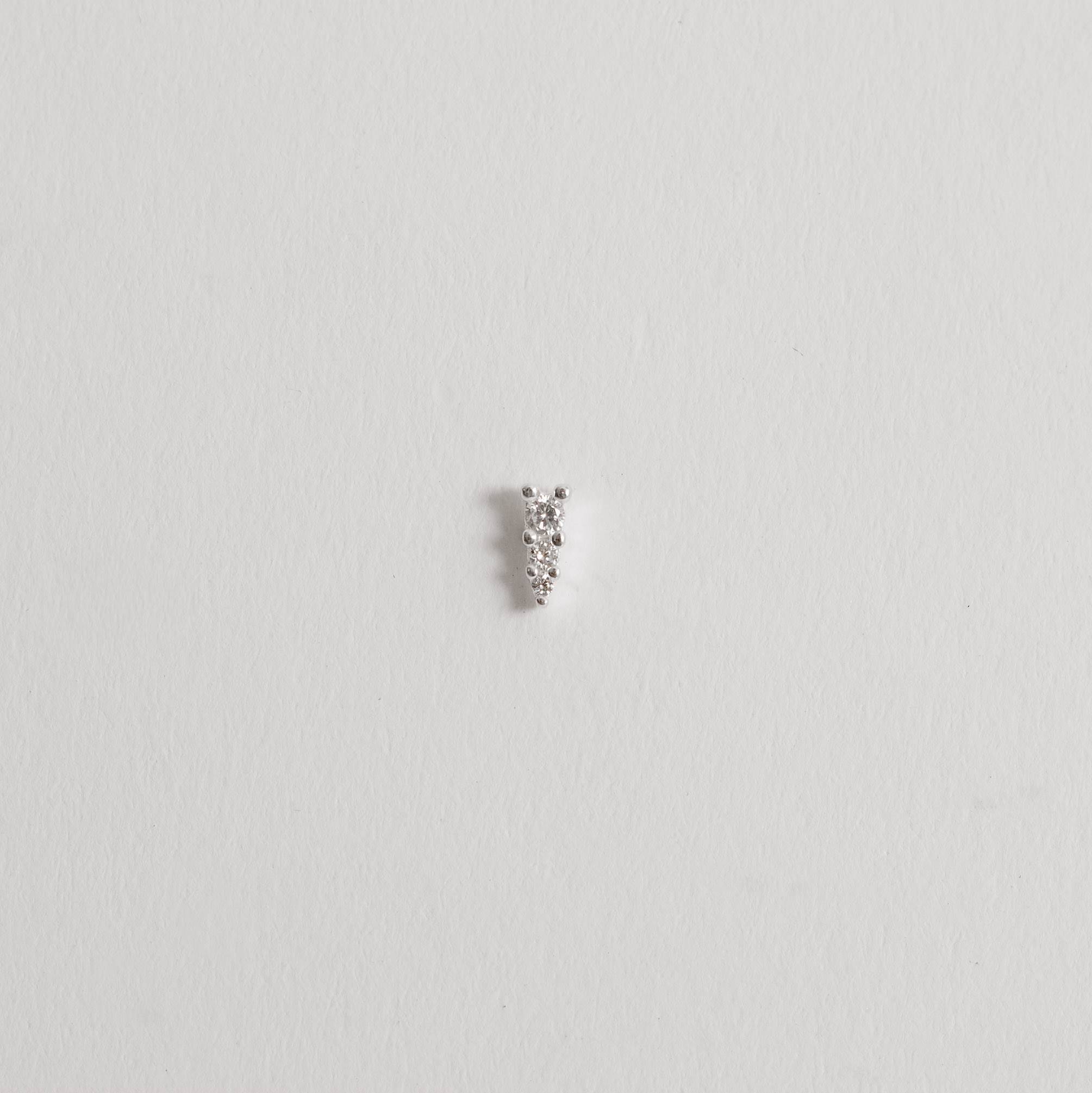 Piercing haste triângulo cravejado 6mm