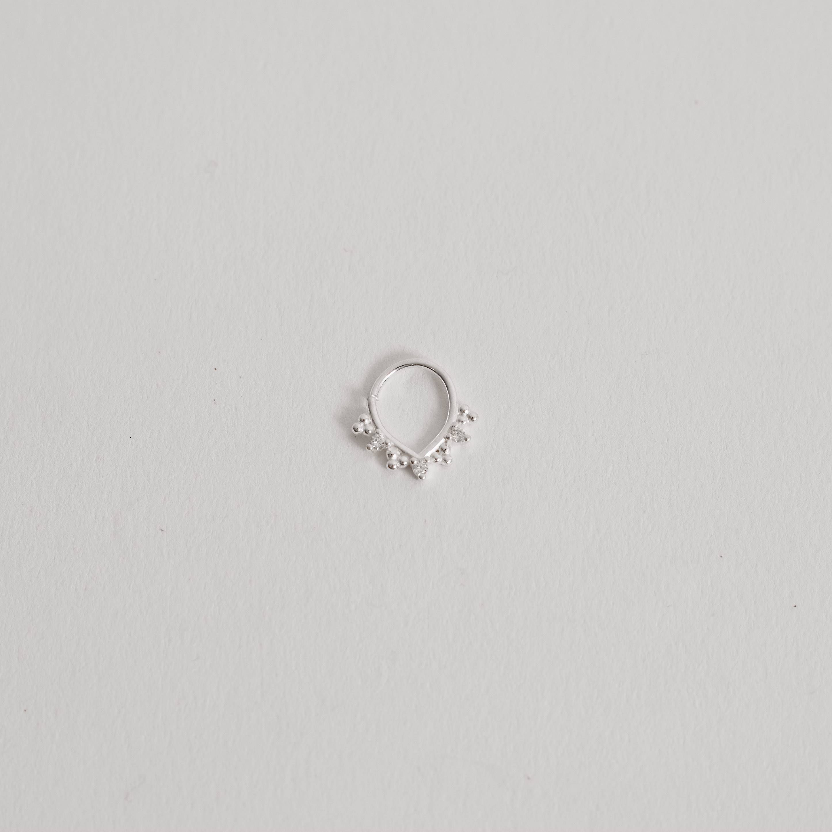 Piercing argola gota rendada com zircônias 9mm