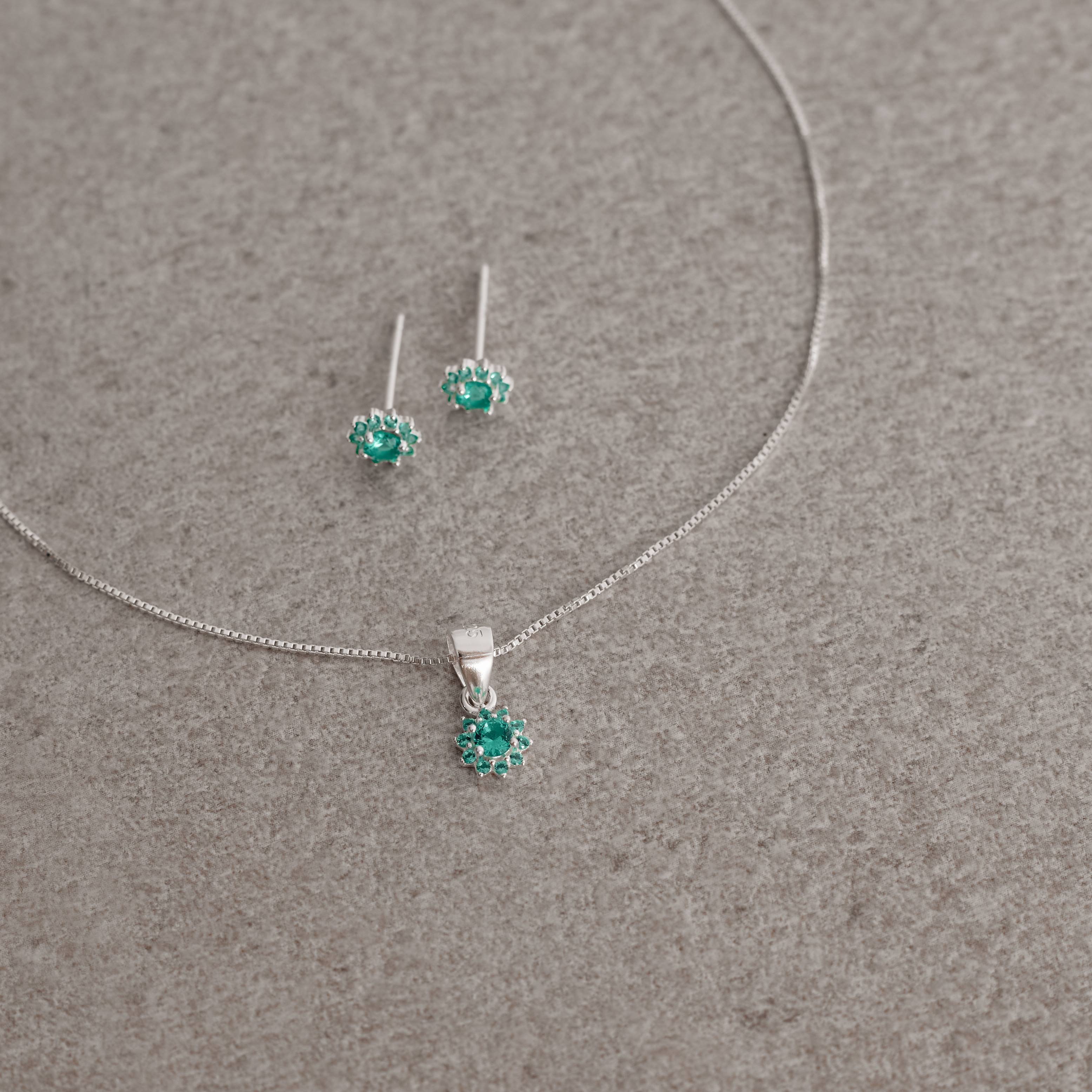 Conjunto brinco e colar flor cravejada turmalina 6mm 40cm