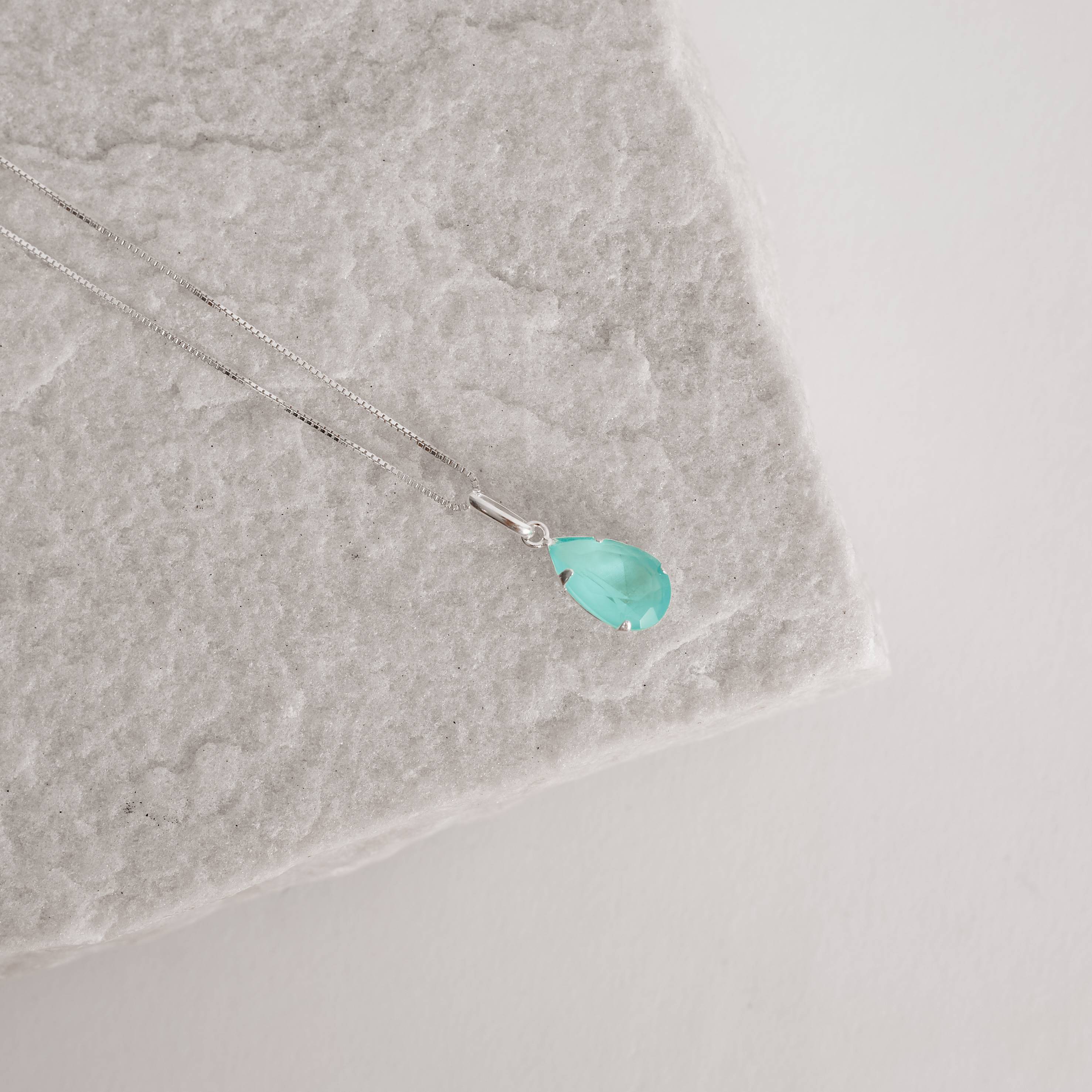 Imagem Secundária Colar pingente zircônia gota acqua leitoso 12mm 45cm