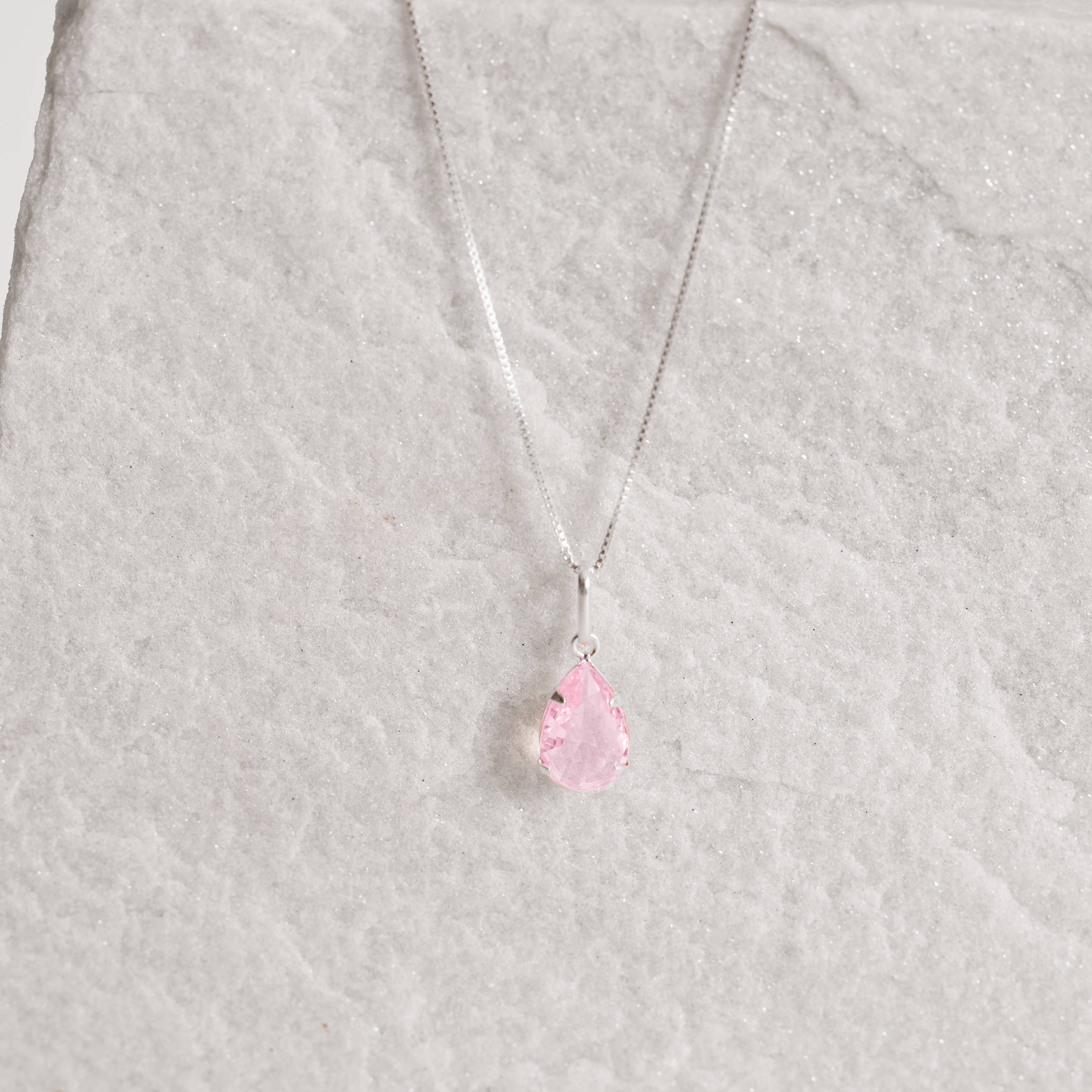 Imagem Colar pingente zircônia gota rosa 12mm 45cm