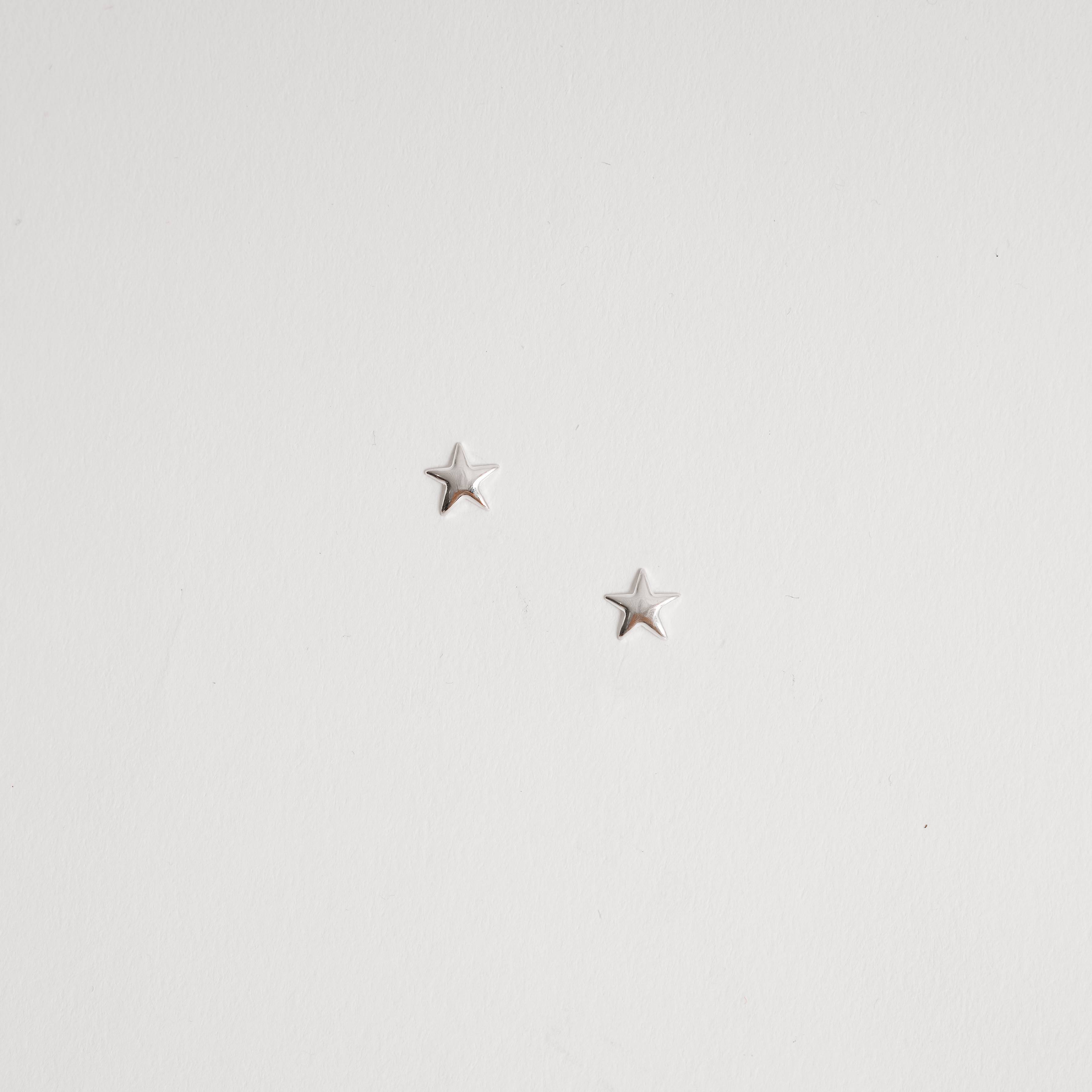 Imagem Brinco estrela lisa 7mm