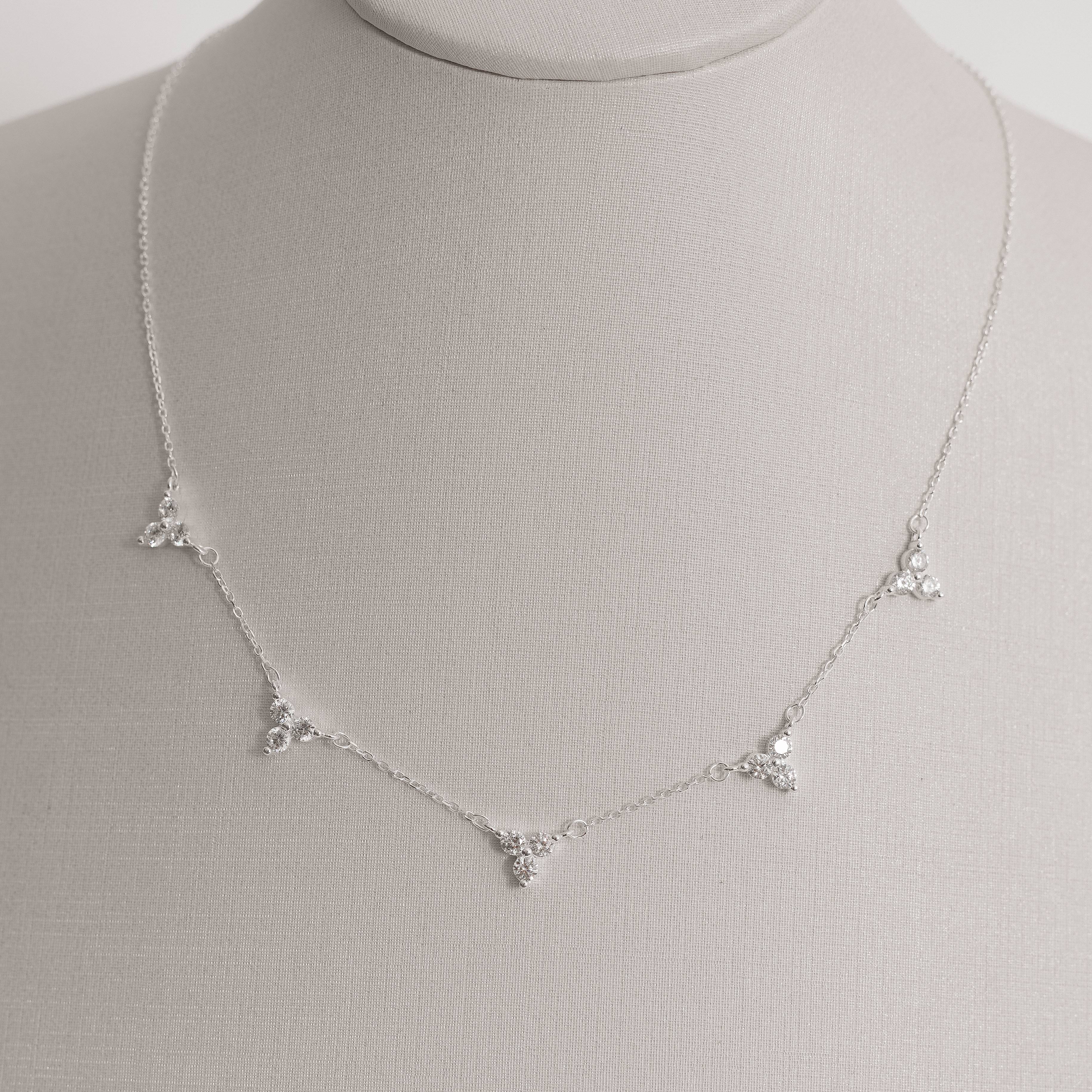 Imagem Secundária Colar entremeios 3 zircônias 6mm 40+5cm