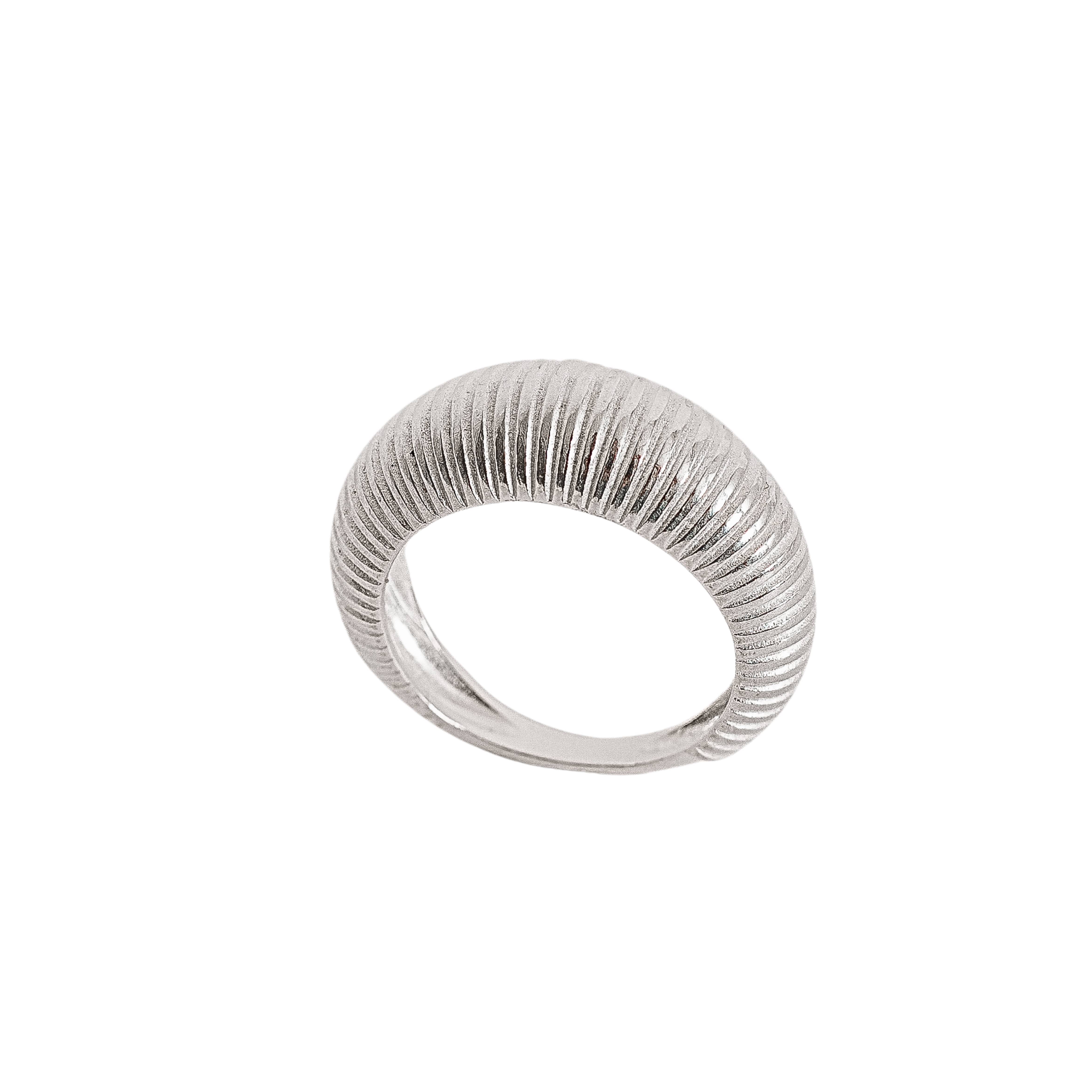 Imagem Anel largo detalhe riscado