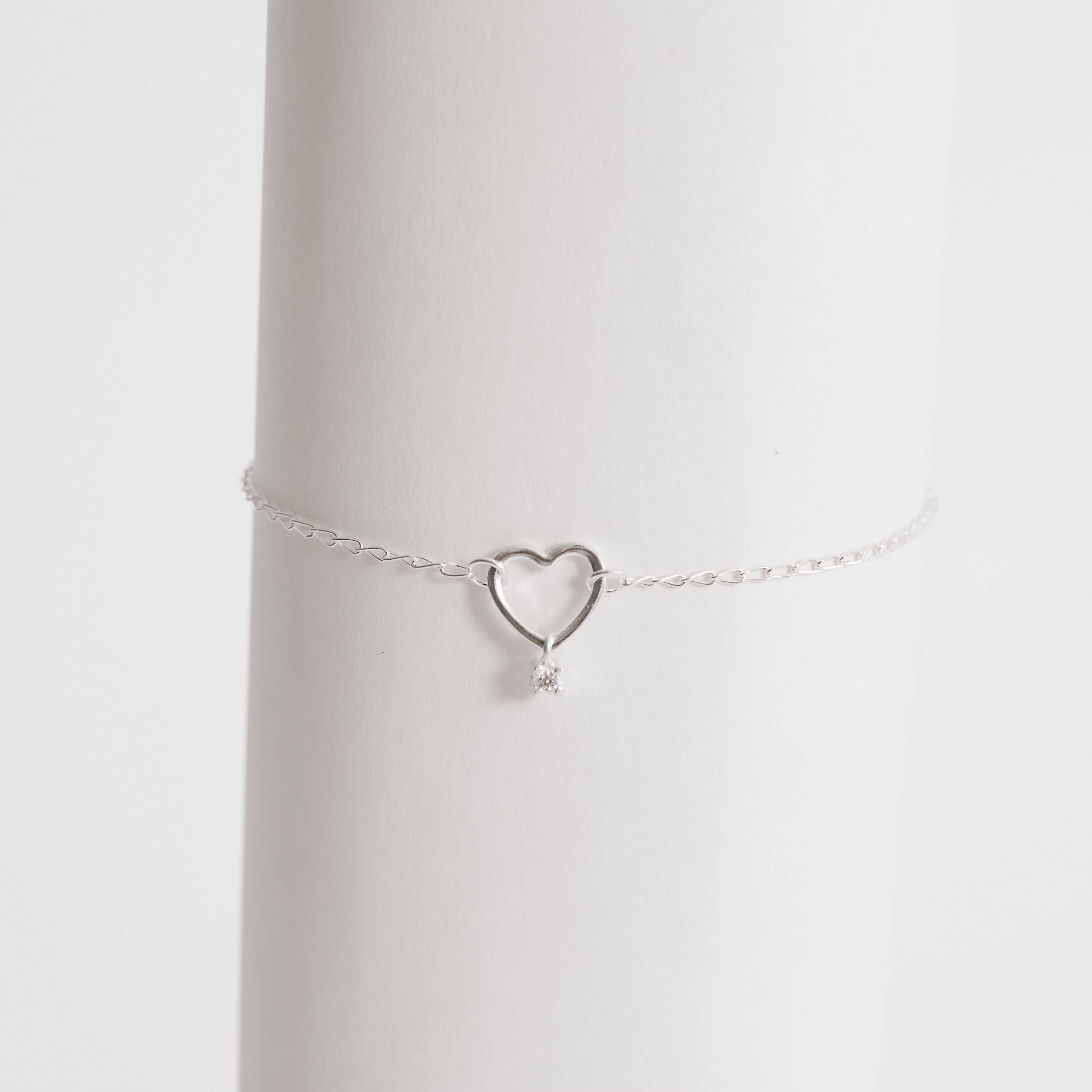 Imagem Secundária Pulseira entremeio coração vazado pingente mini zircônia