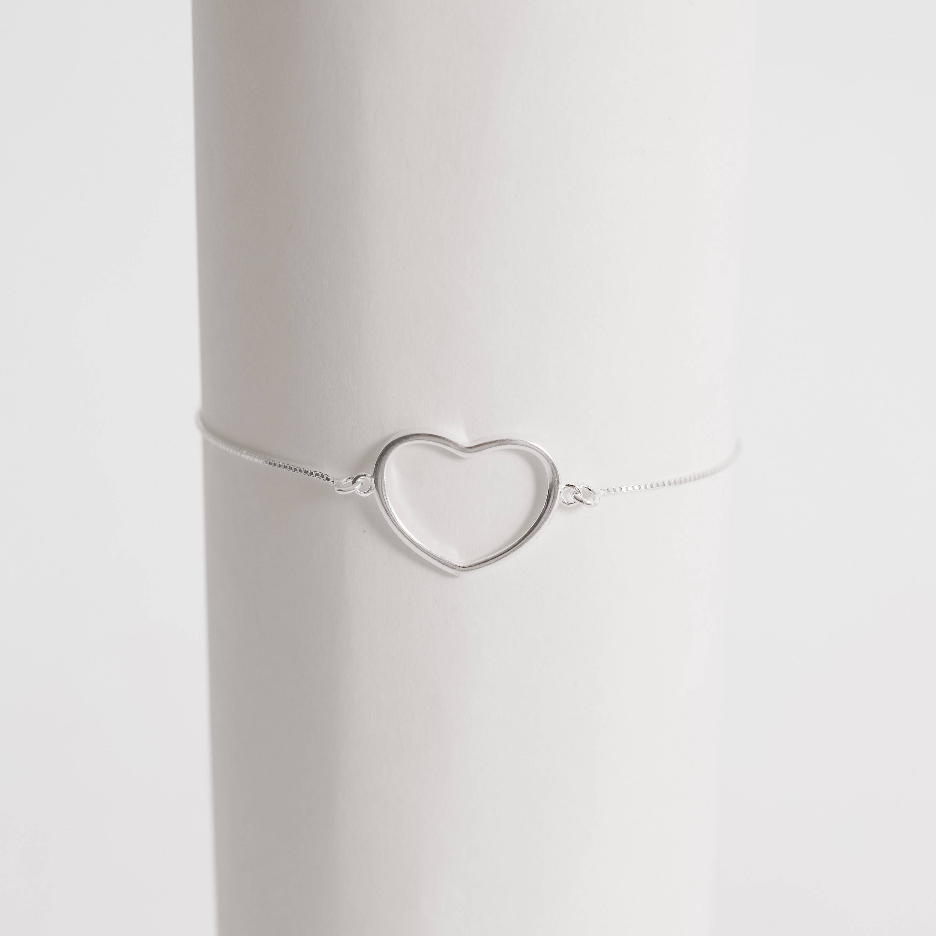 Imagem Pulseira entremeio coração vazado 18mm