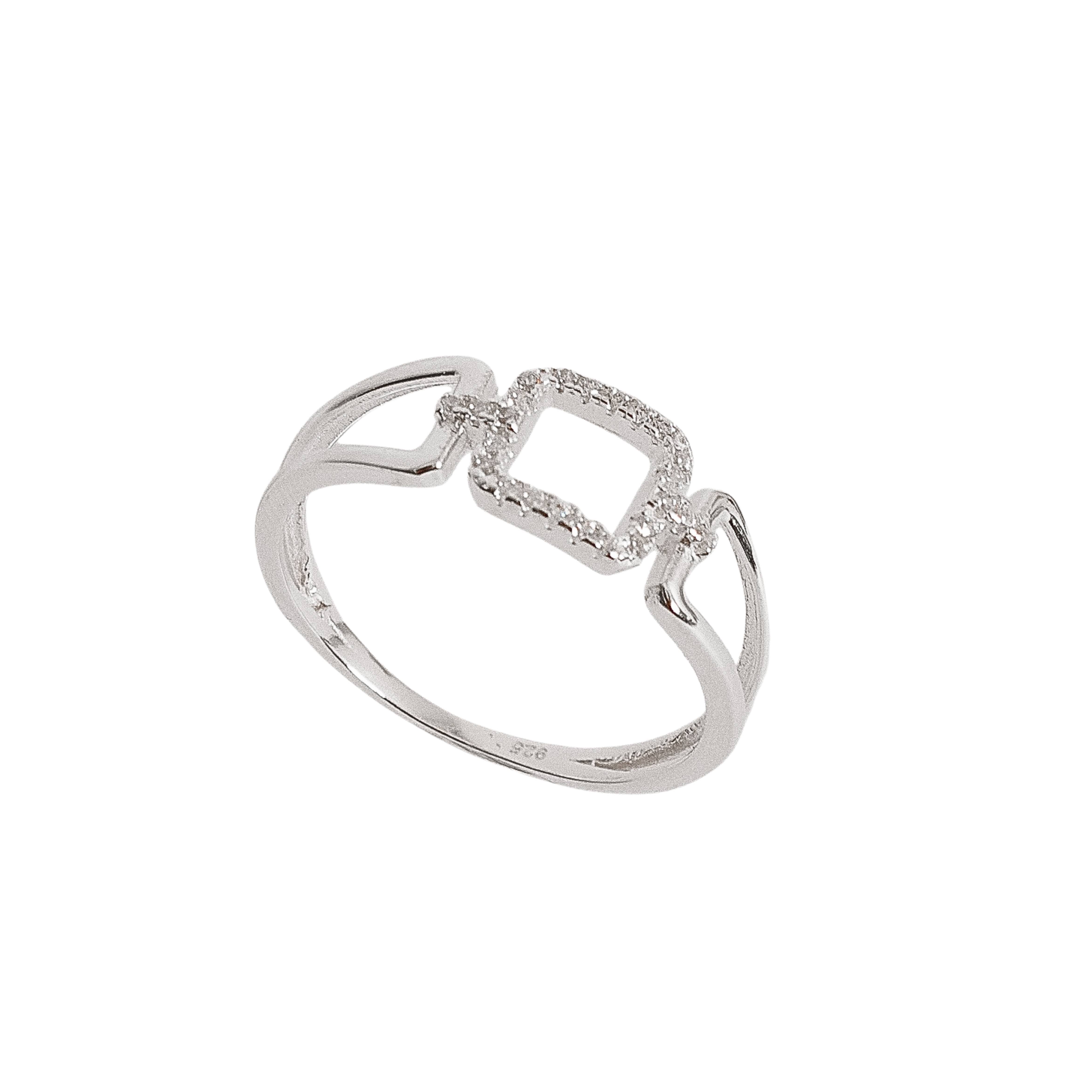 Imagem Anel quadrado vazado cravejado com elos