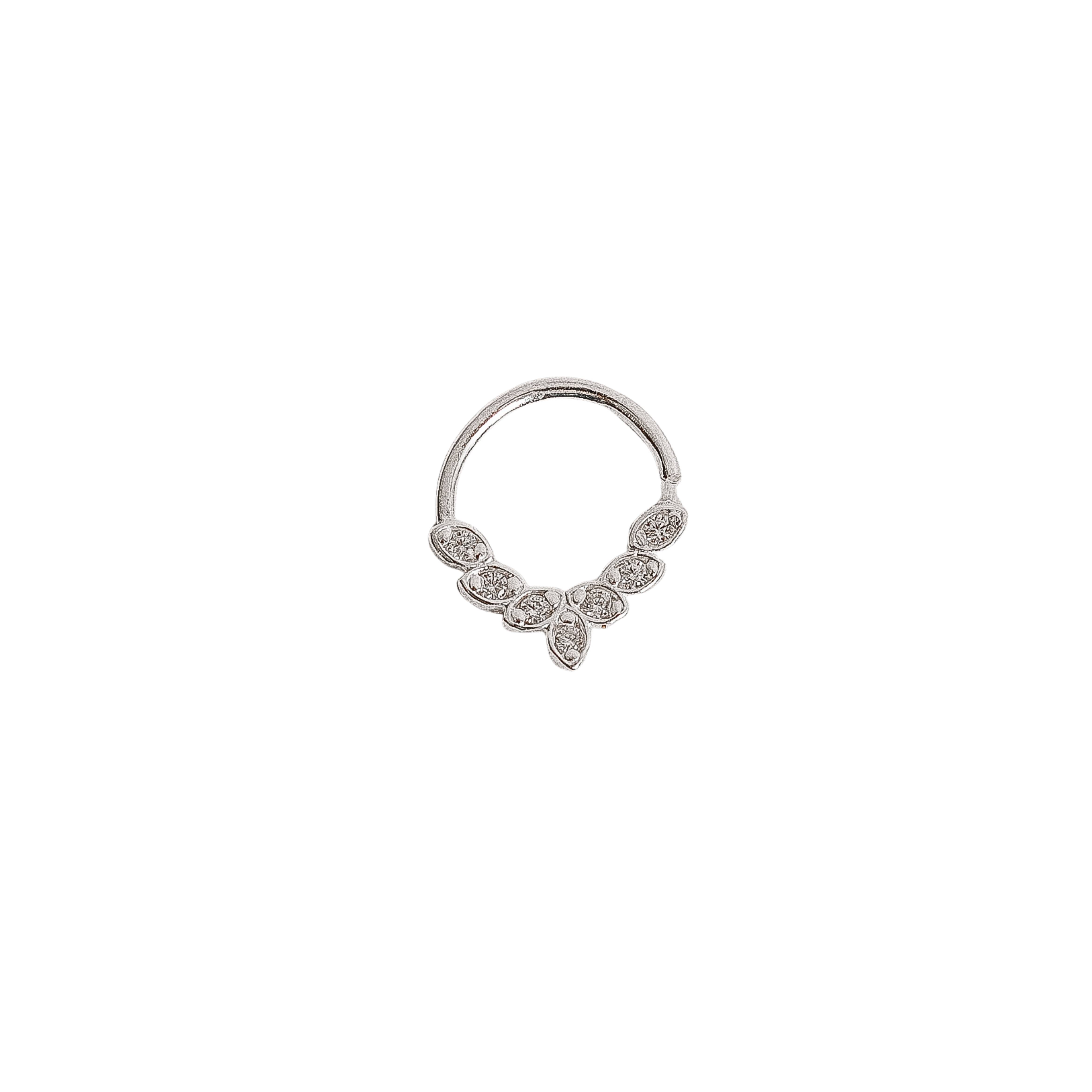 Piercing argola 10mm 7 zircônias orelha esquerda