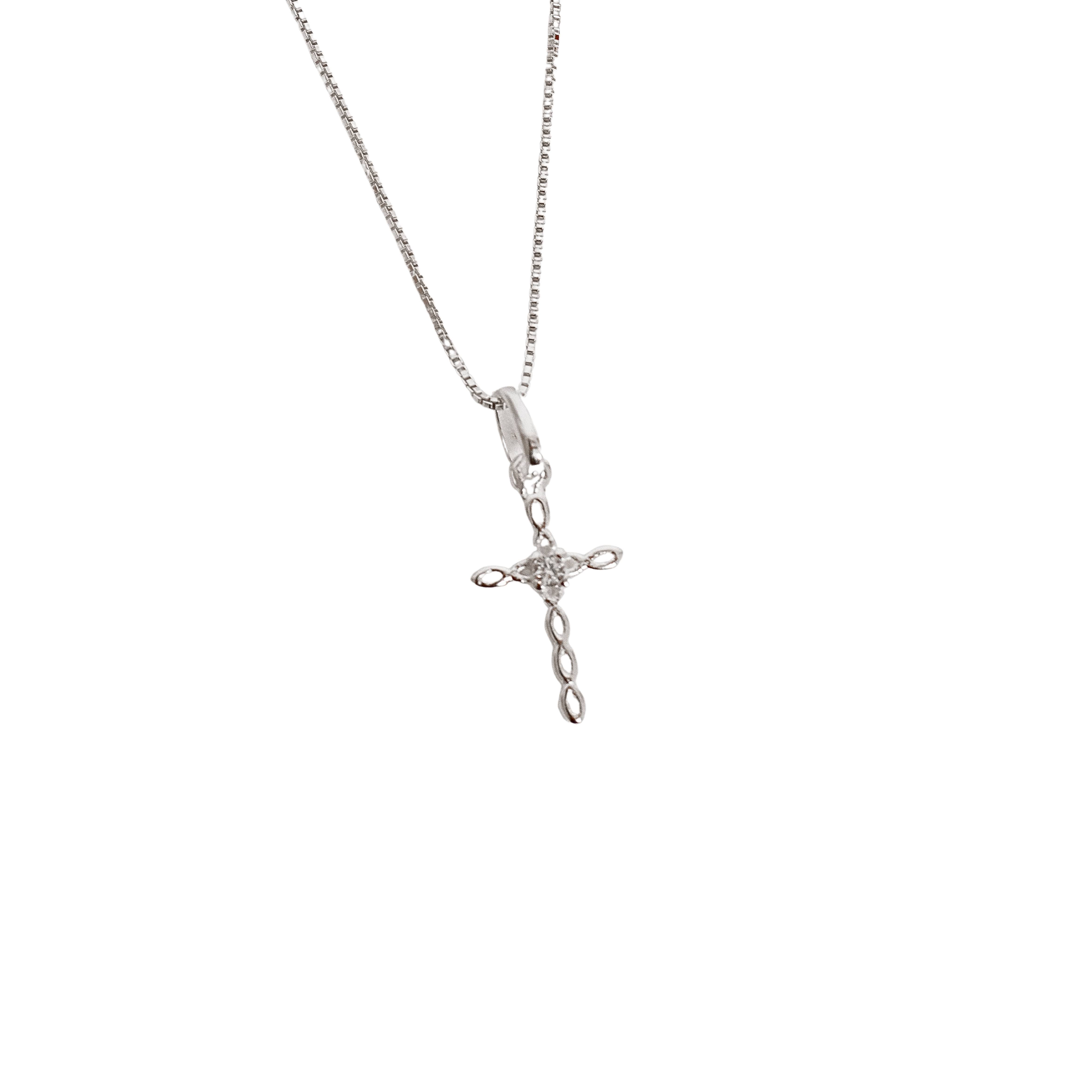 Imagem Colar pingente cruz vazada com zircônia 14mm 45cm