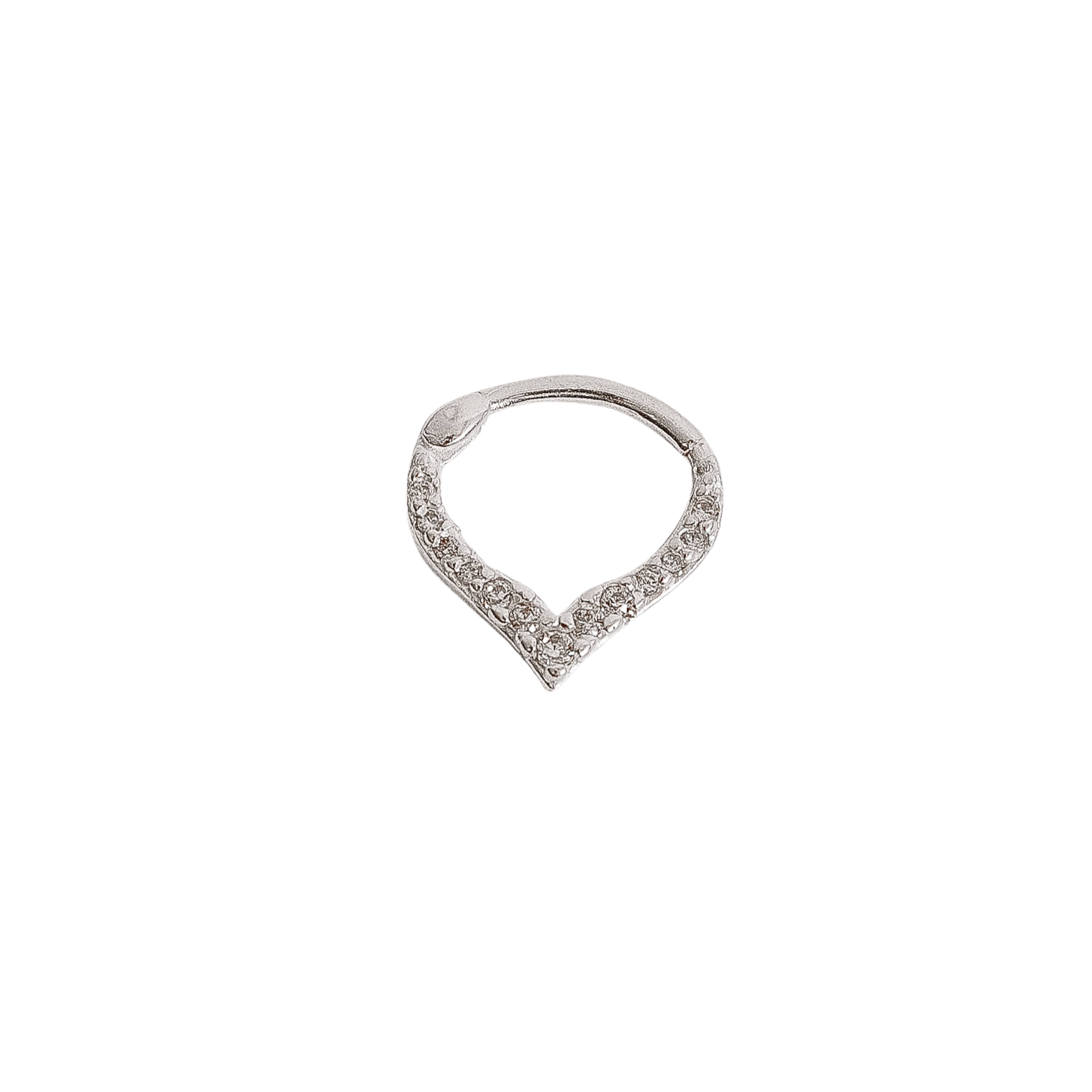 Piercing argola trava v cravejado 10mm orelha direita