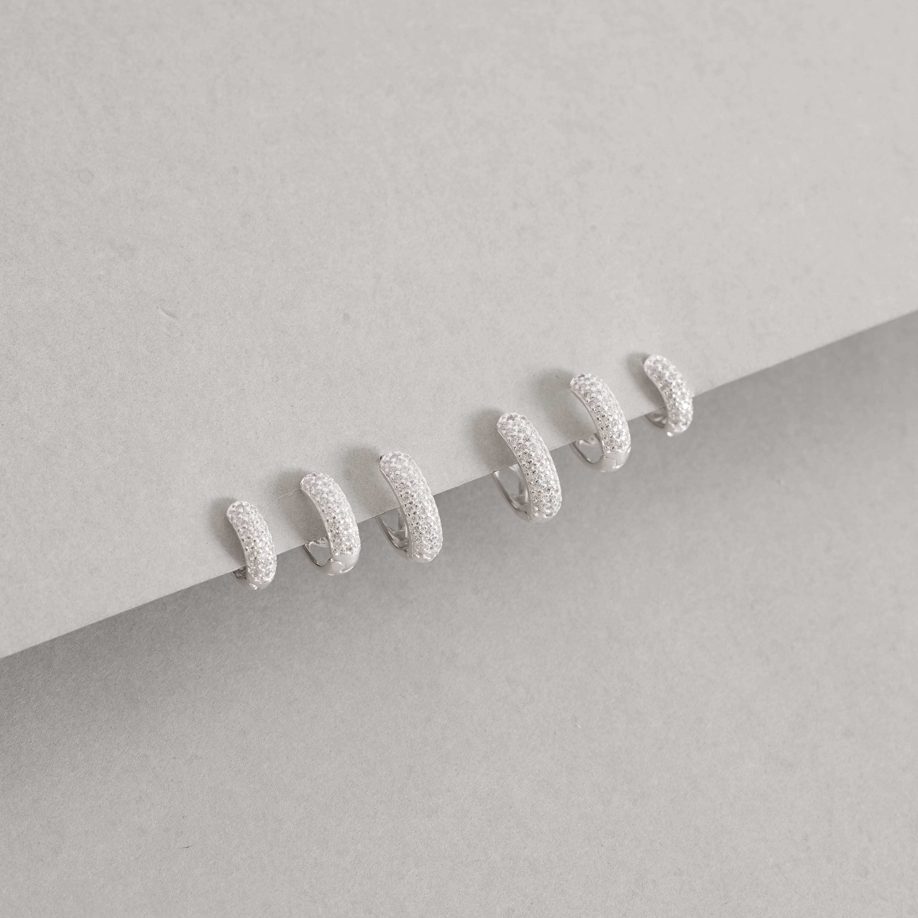 Trio argolas click 9, 11 e 13mm cravejada detalhe geométrico