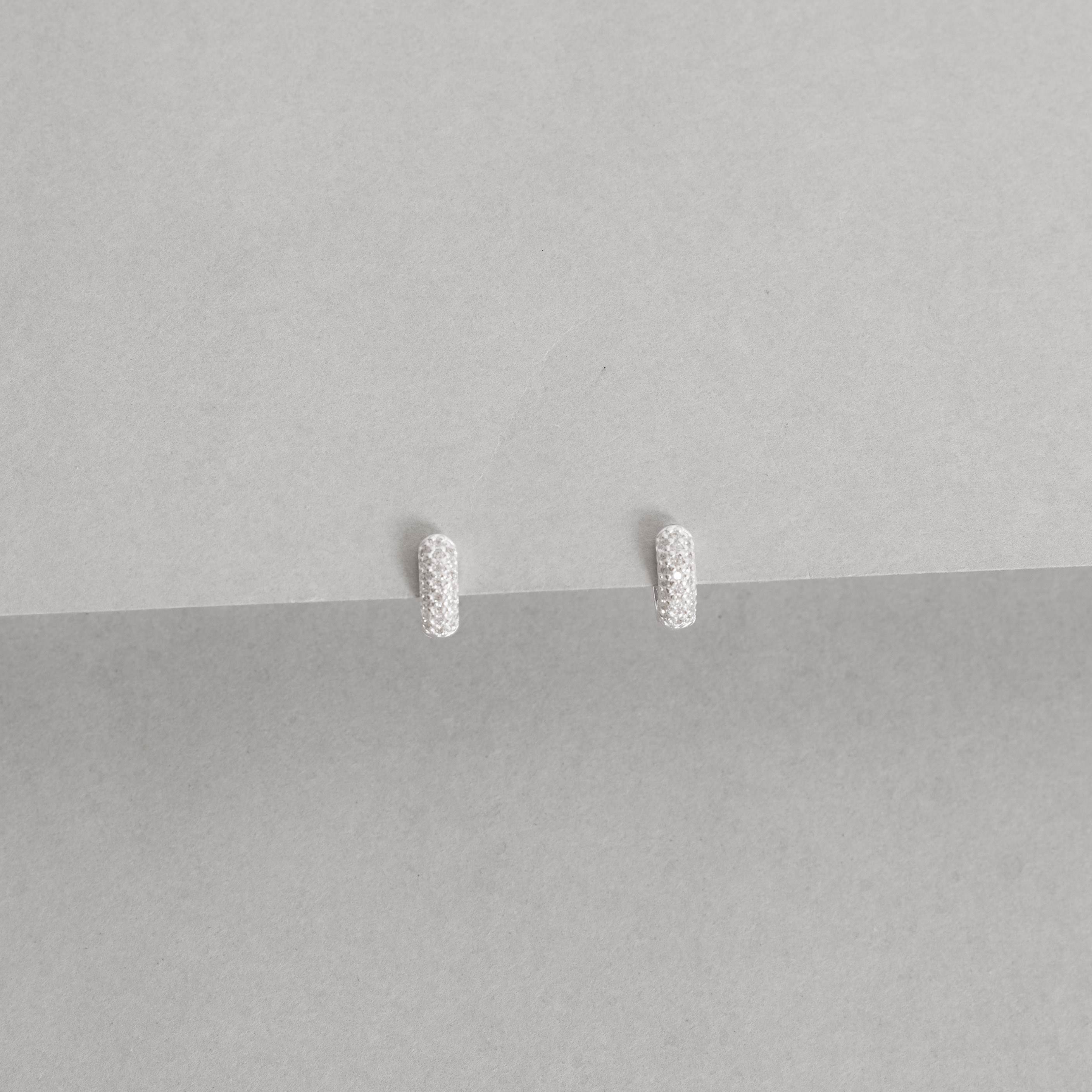 Imagem Argola click 9mm cravejada detalhe geométrico