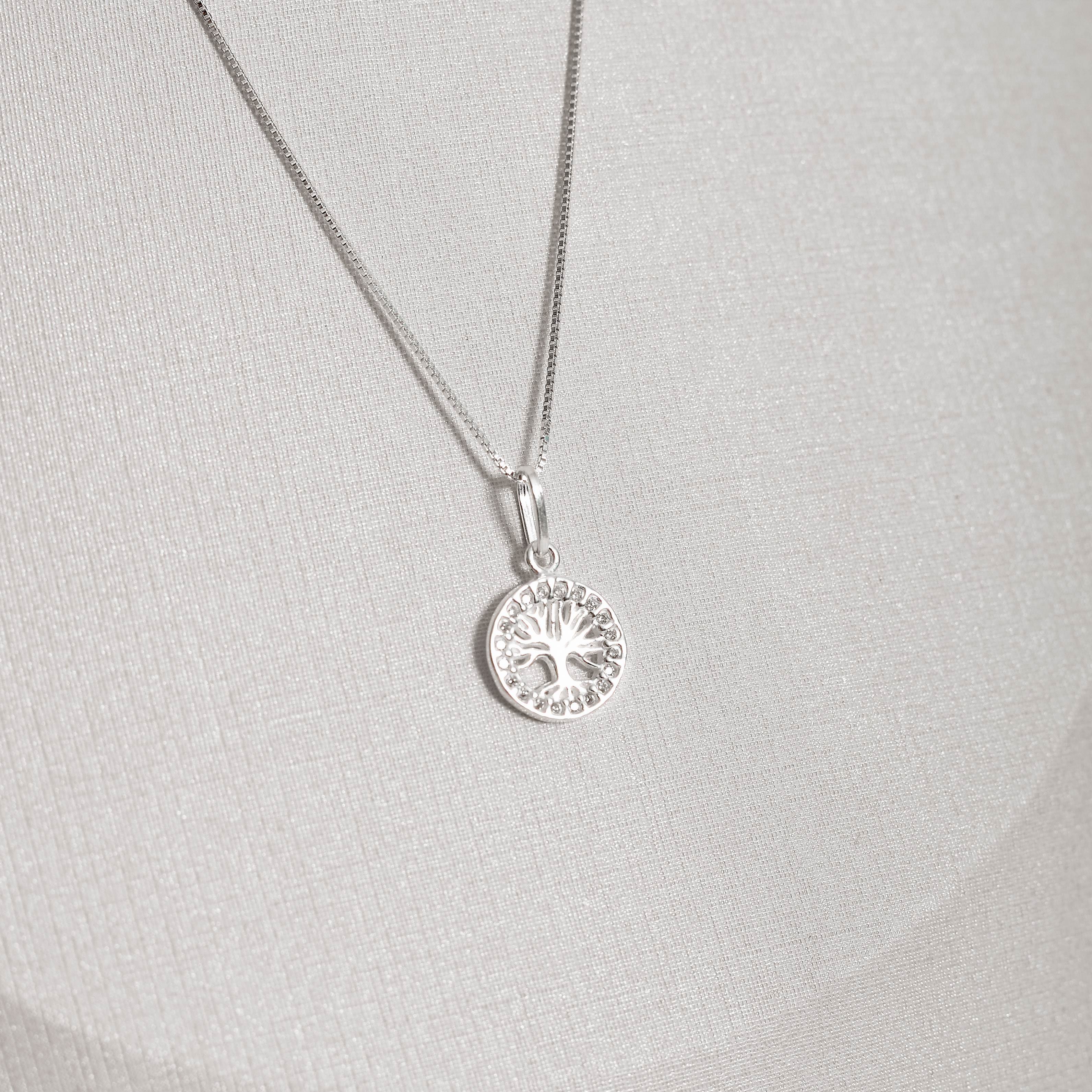 Imagem Colar pingente medalha vazada árvore da vida cravejada 12mm 45cm