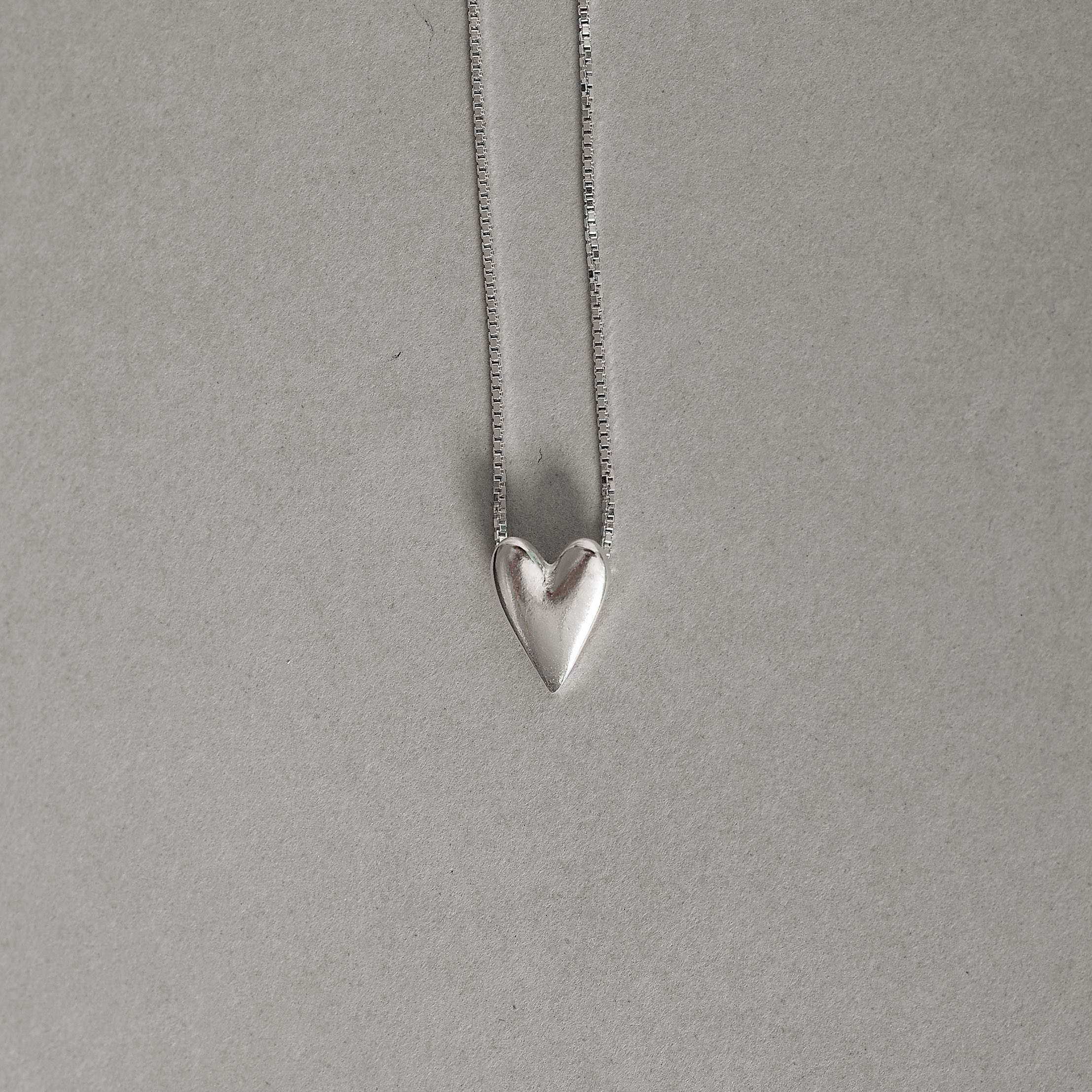 Imagem Colar coração alongado 10mm 45cm