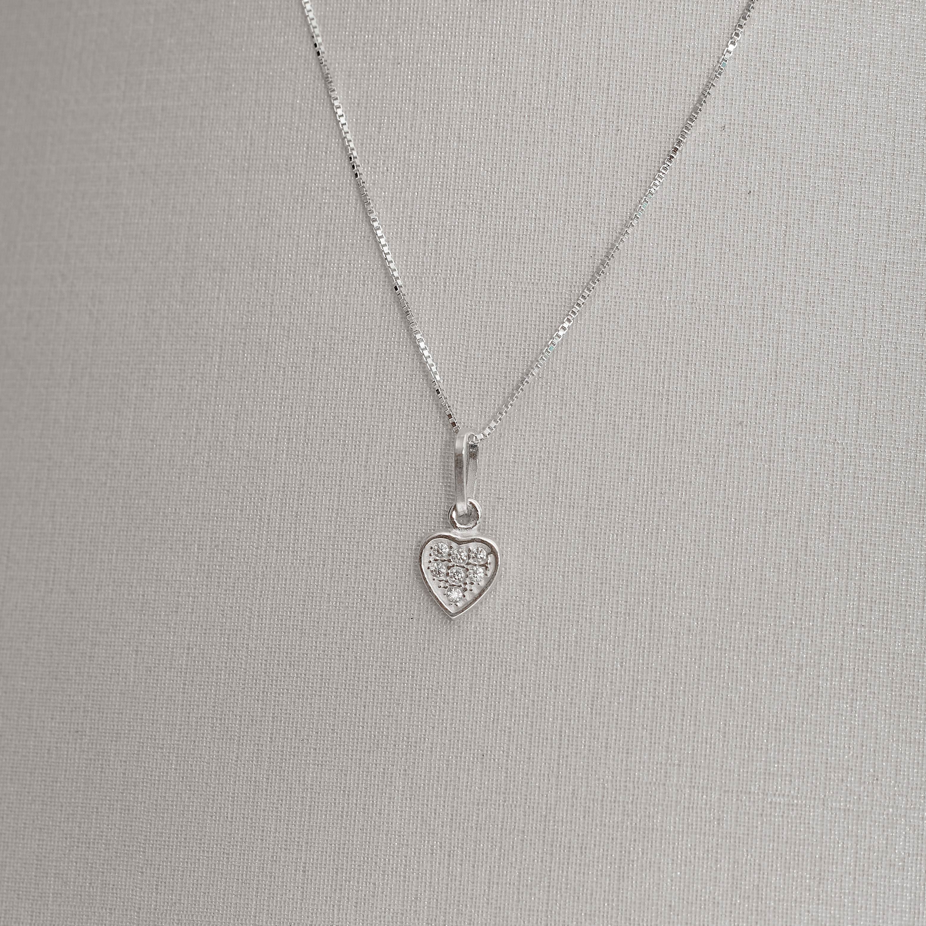 Imagem Colar pingente coração cravejado 7mm 40cm