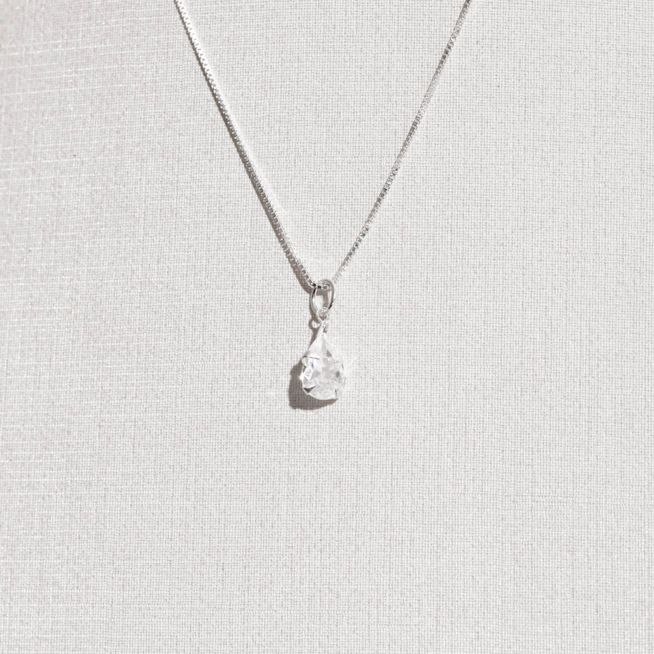 Imagem Colar pingente zircônia gota 8mm 40cm