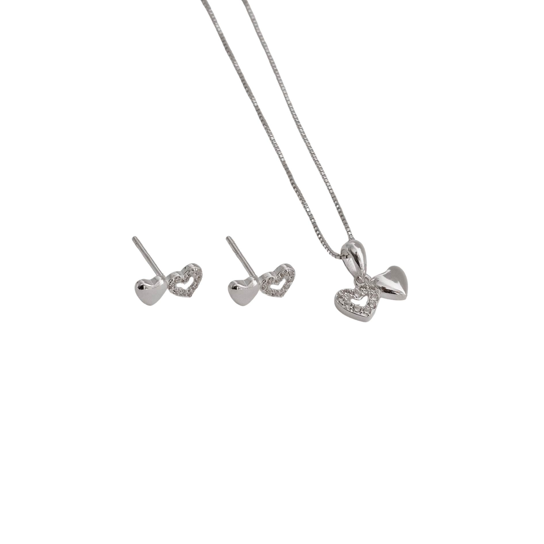 Conjunto brinco e colar corações liso e vazado cravejado 11mm 45cm
