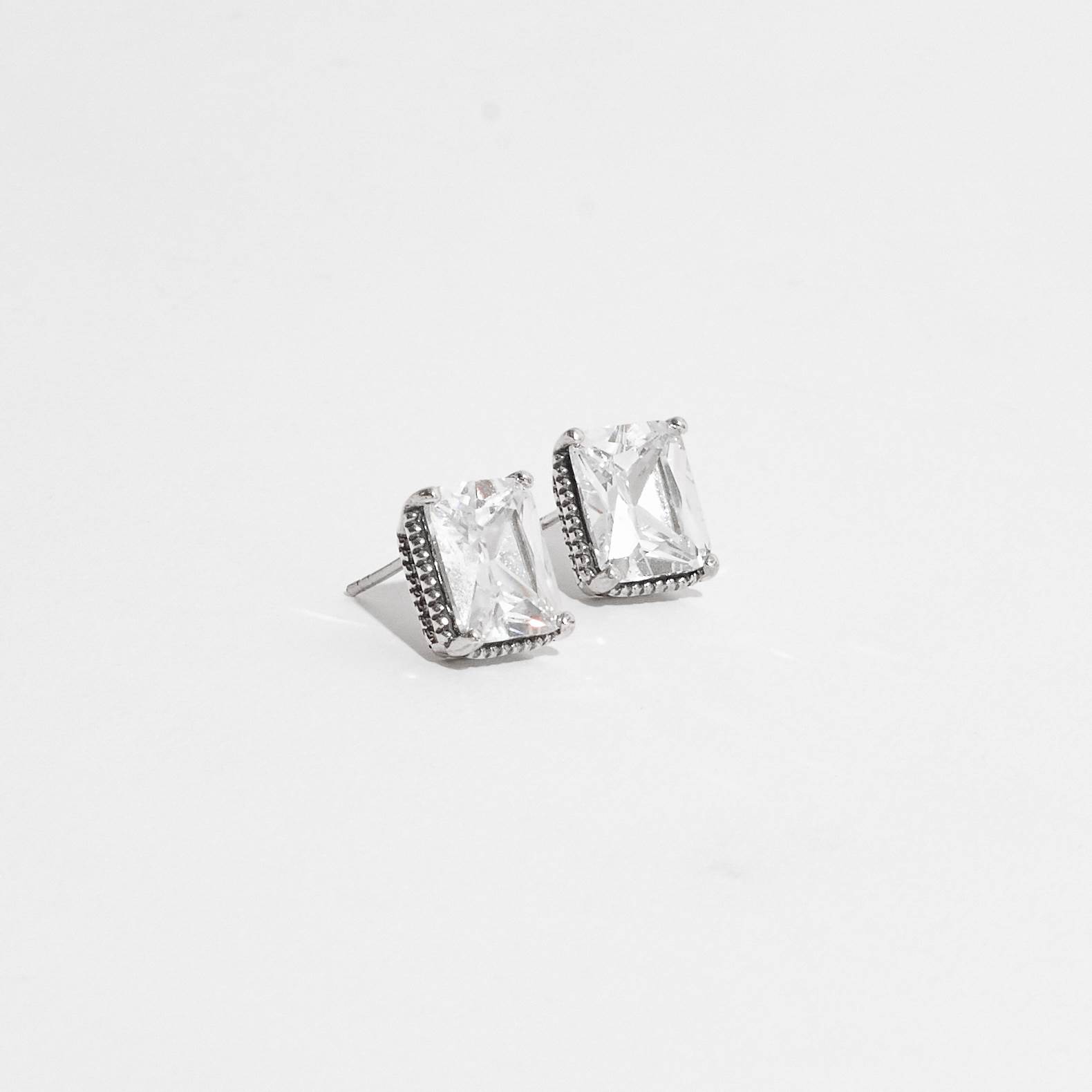 Imagem Brinco zircônia retangular caixa alta 12mm envelhecido