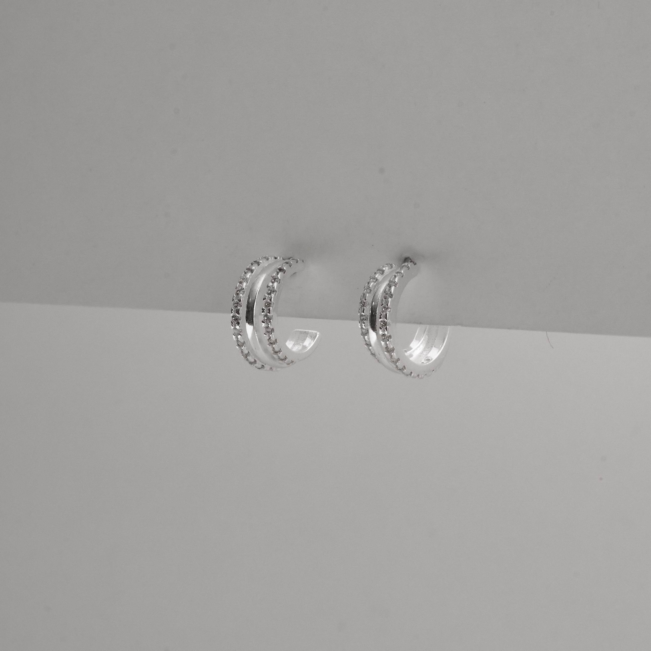 Imagem Secundária Argola 3 fios liso e cravejado 12mm tarraxa