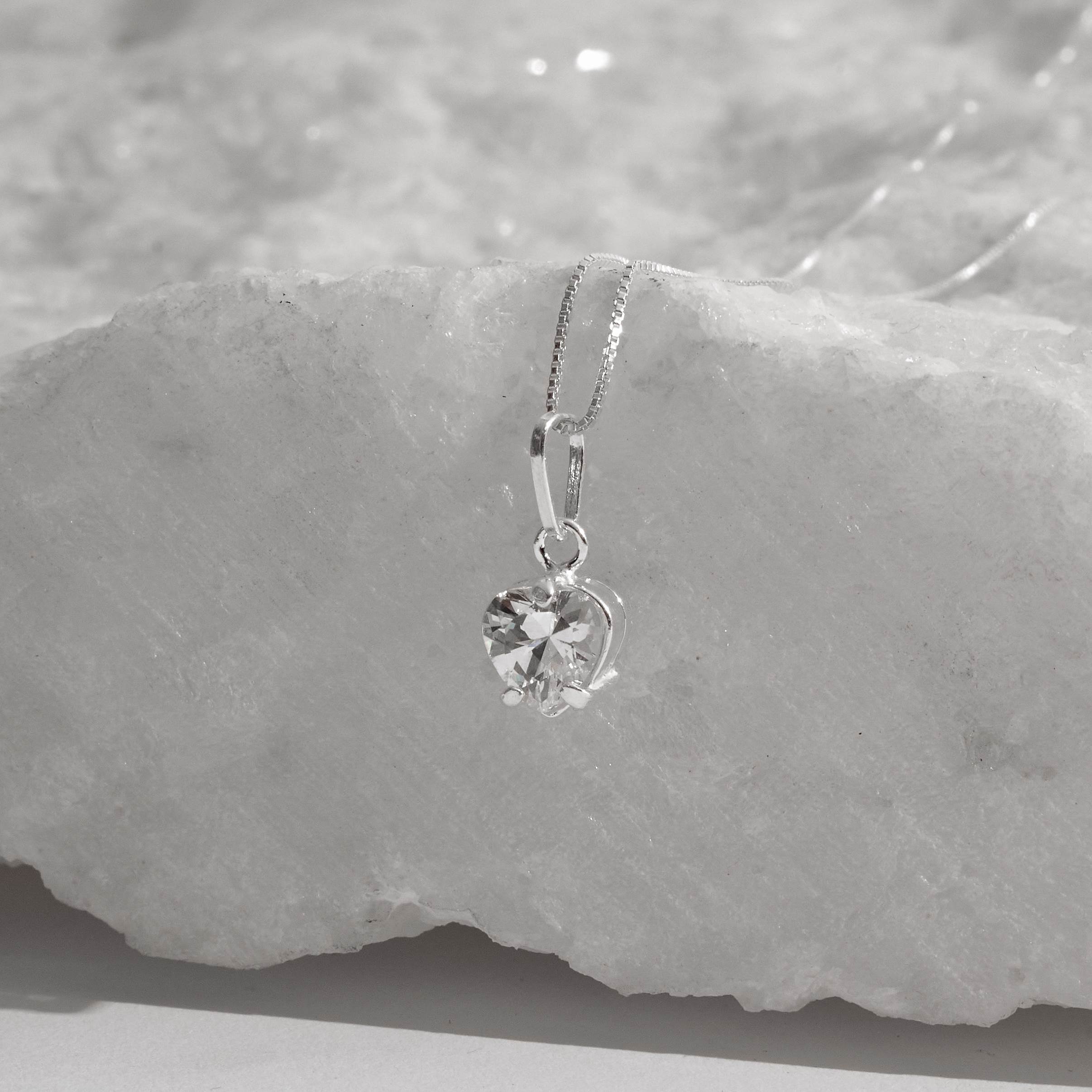 Imagem Secundária Colar pingente zircônia coração cristal 7mm 45cm