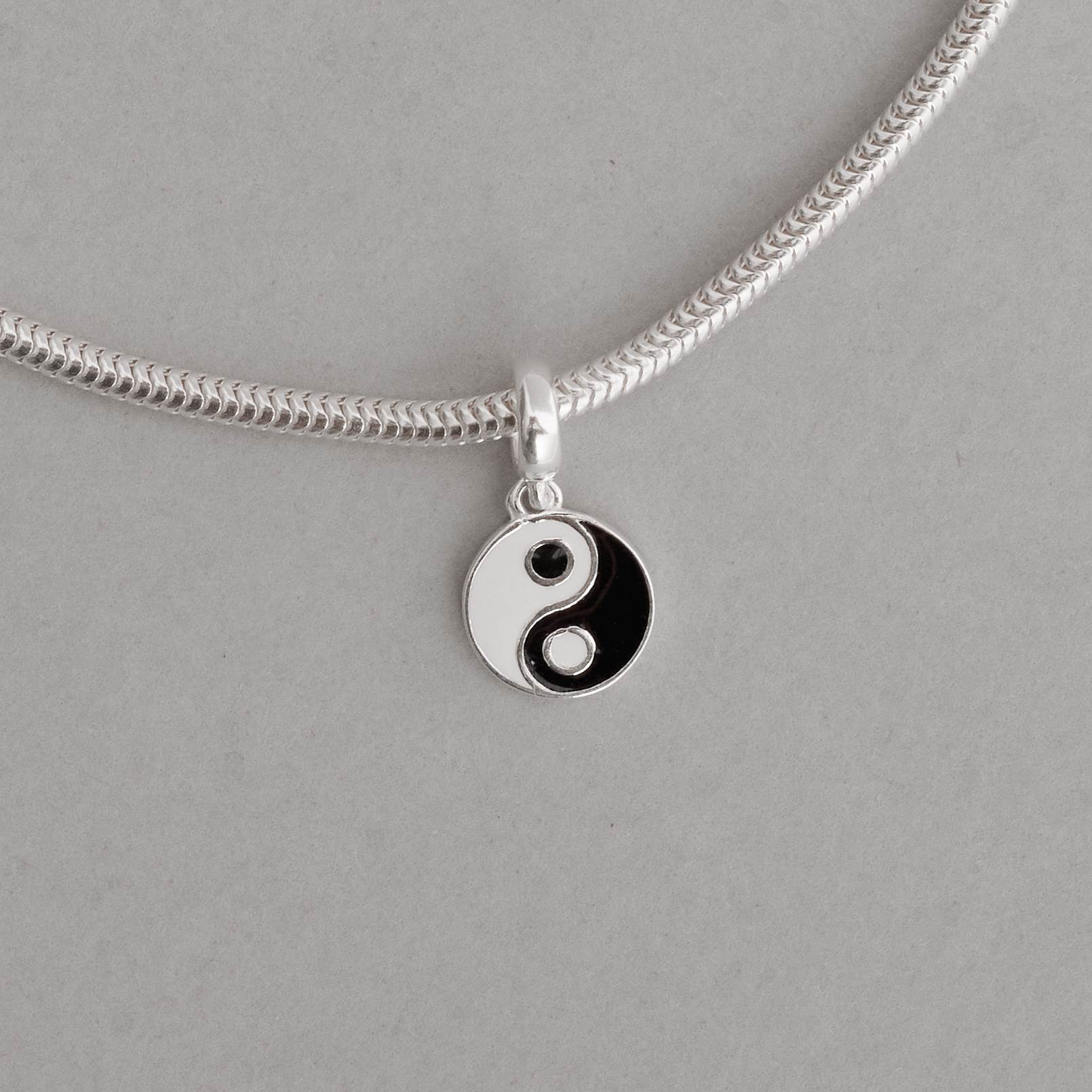 Berloque pingente Yin Yang 10mm resina