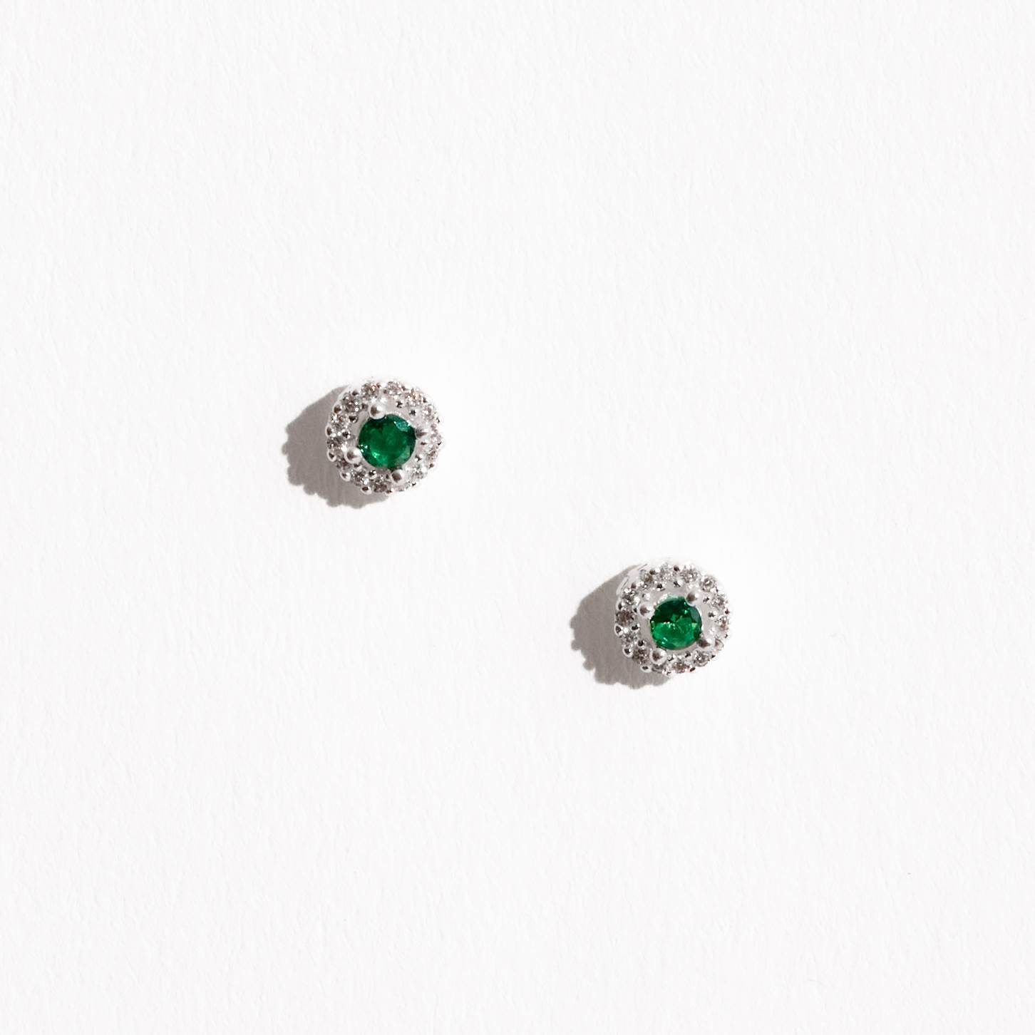 Imagem Brinco zircônia esmeralda com cravejado 6mm
