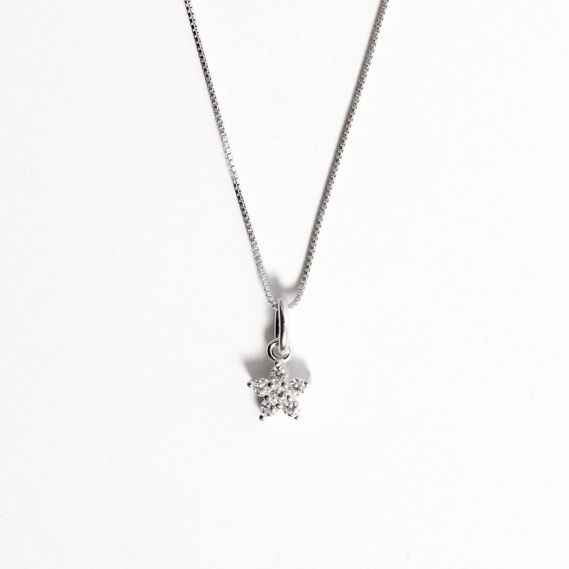 Imagem Colar pingente flor com cravejado 7mm 40cm